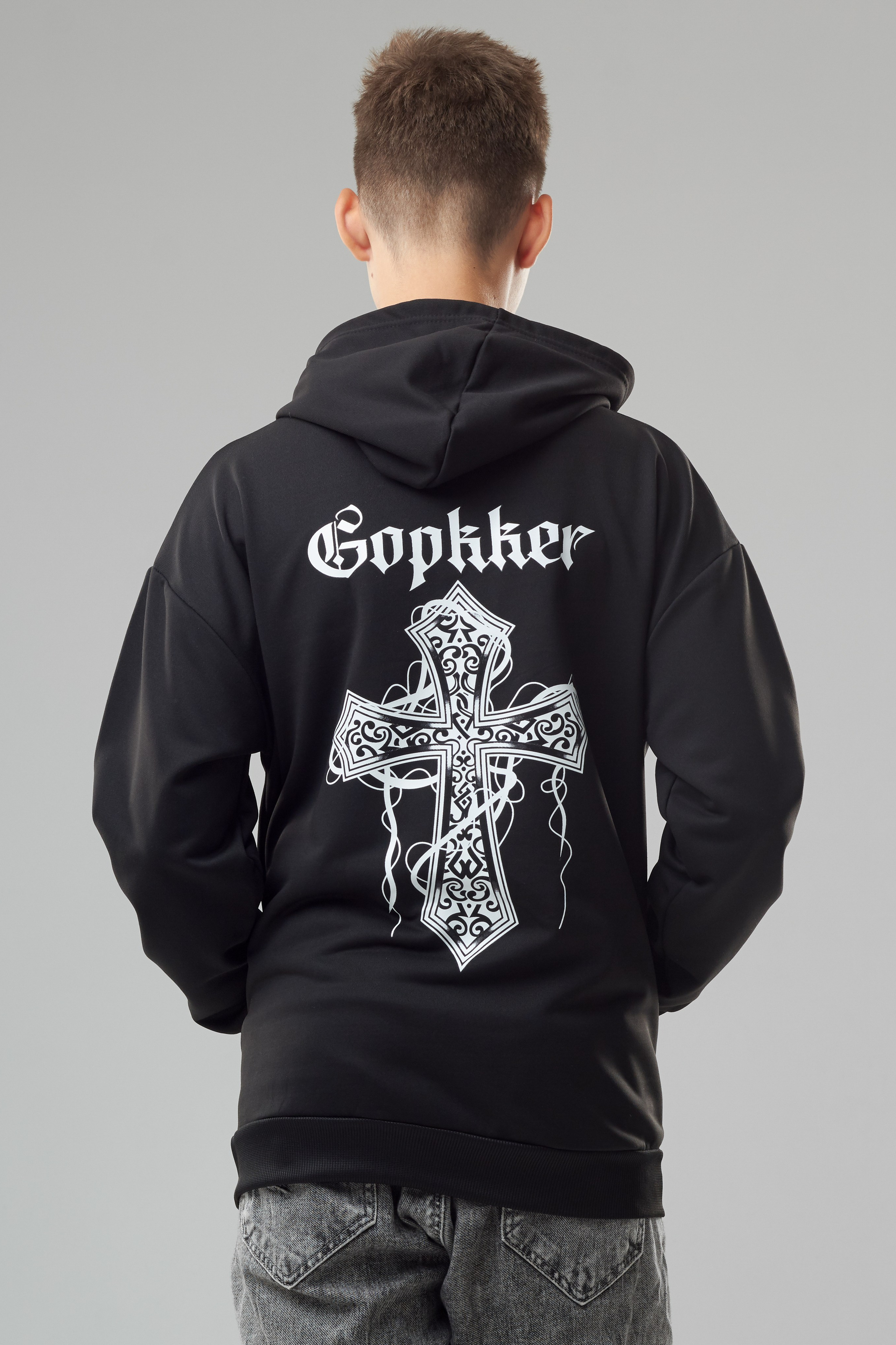 Худи — Лев. Фото для маркетплейсов в самых сочных локациях города Сочи