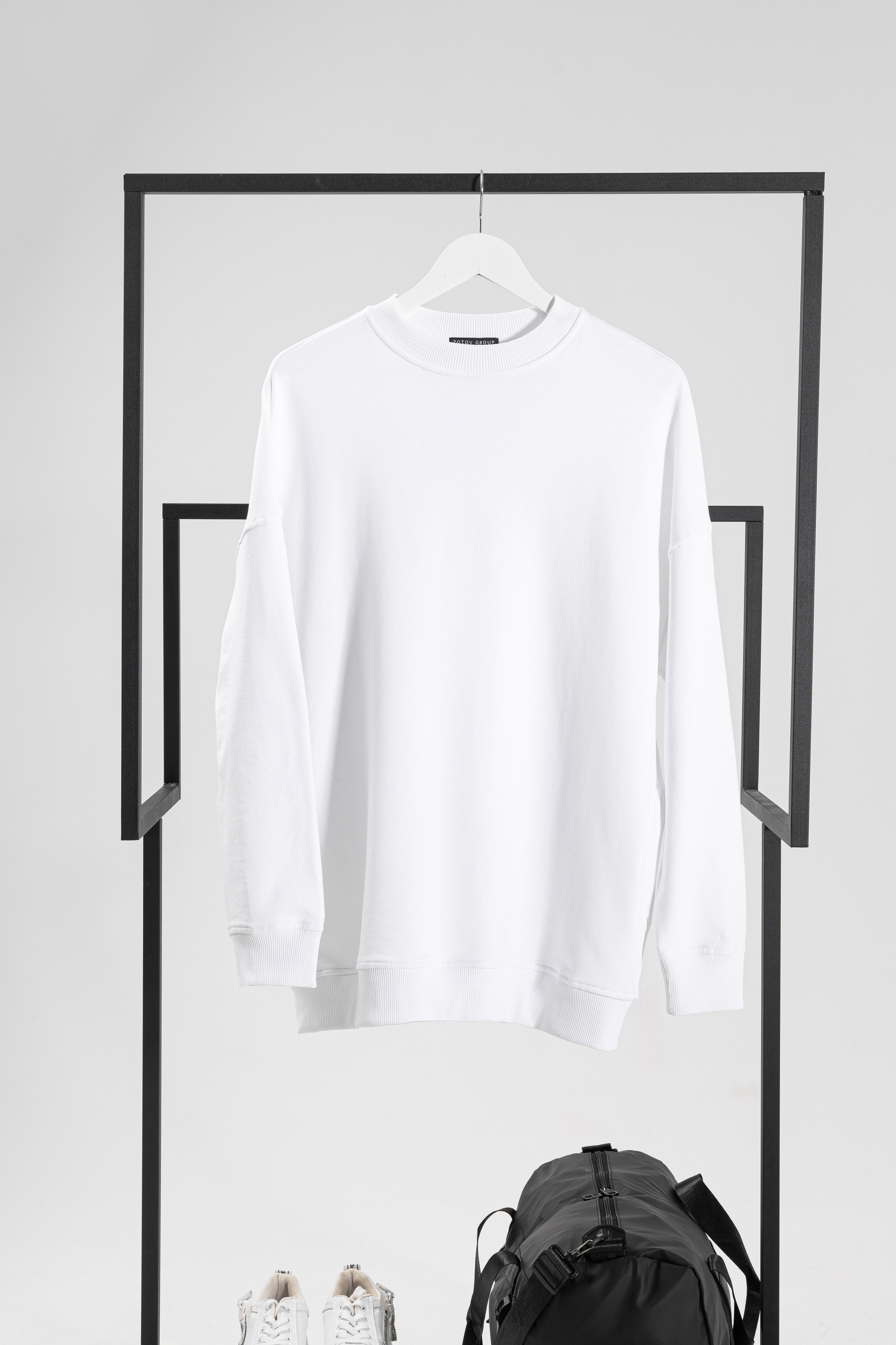 Свитшоты. Фото для маркетплейсов в самых сочных локациях города Сочи