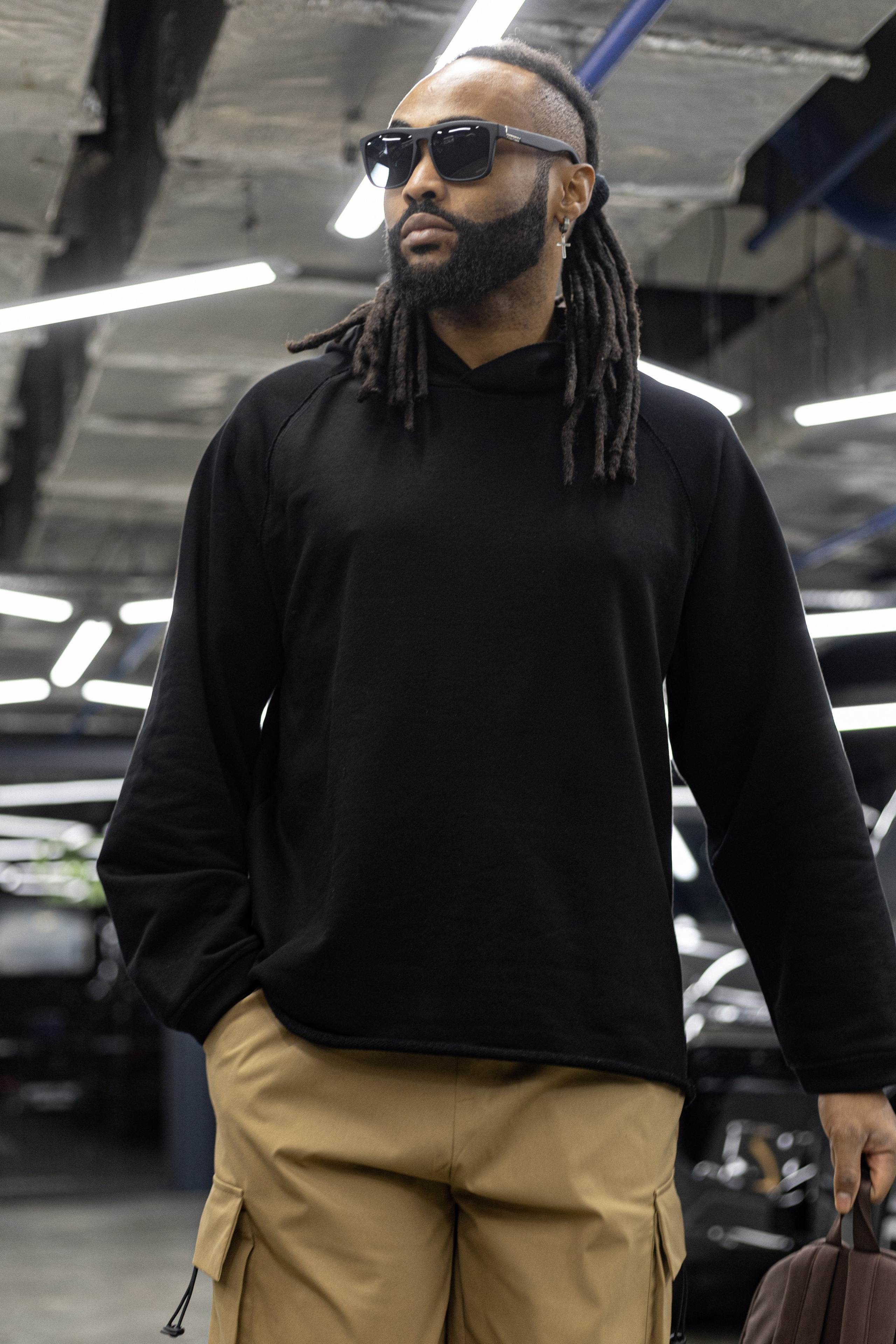 Худи. Фото для маркетплейсов в самых сочных локациях города Сочи