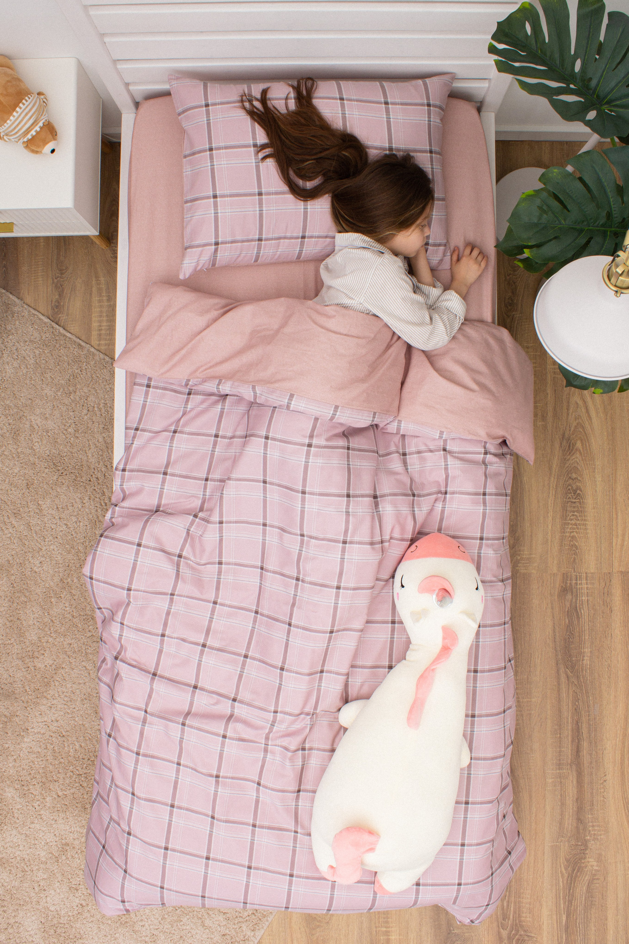 Постельное белье — Амелия. Фото для маркетплейсов в самых сочных локациях города Сочи