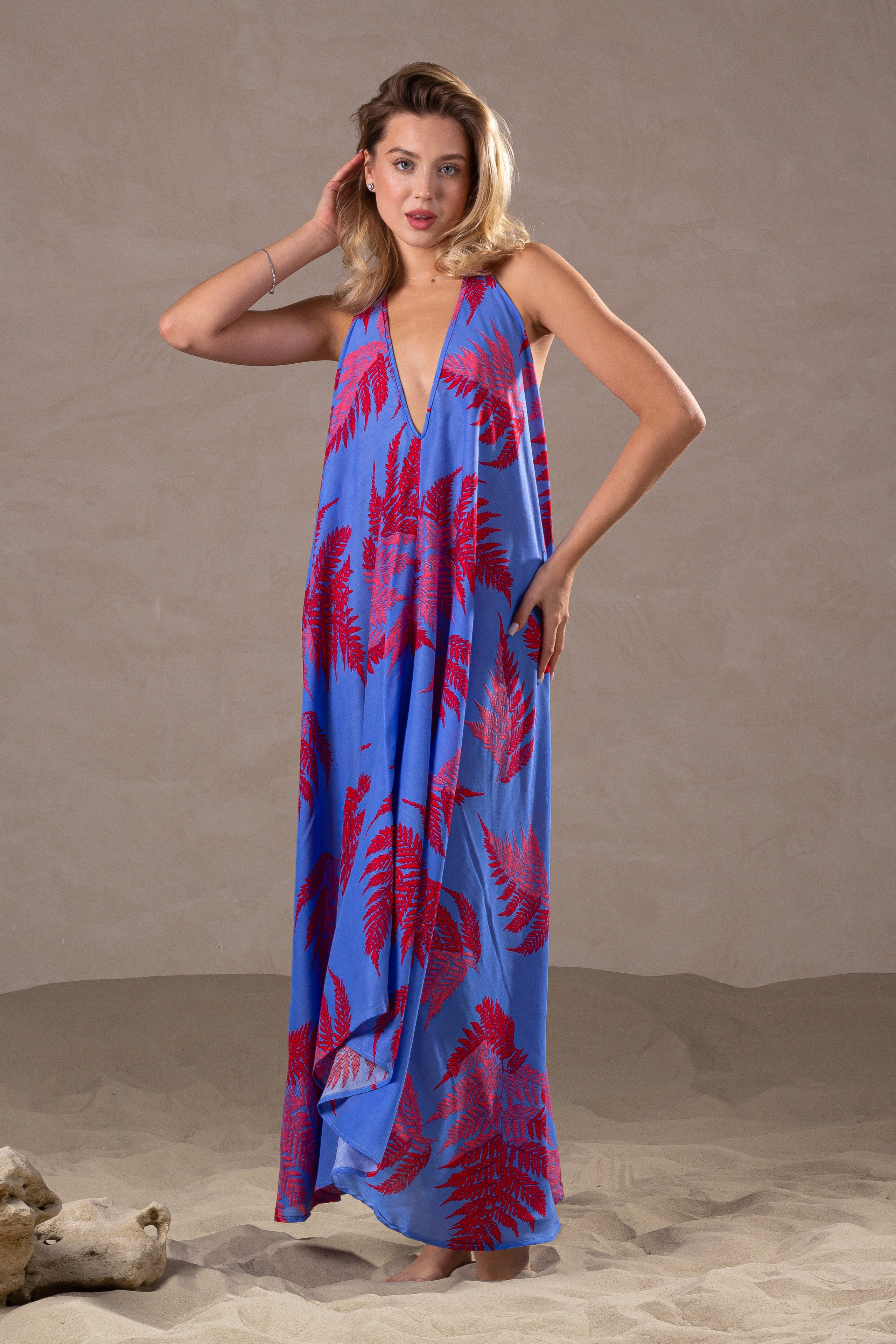 Платья — Лиза. Фото для маркетплейсов в самых сочных локациях города Сочи