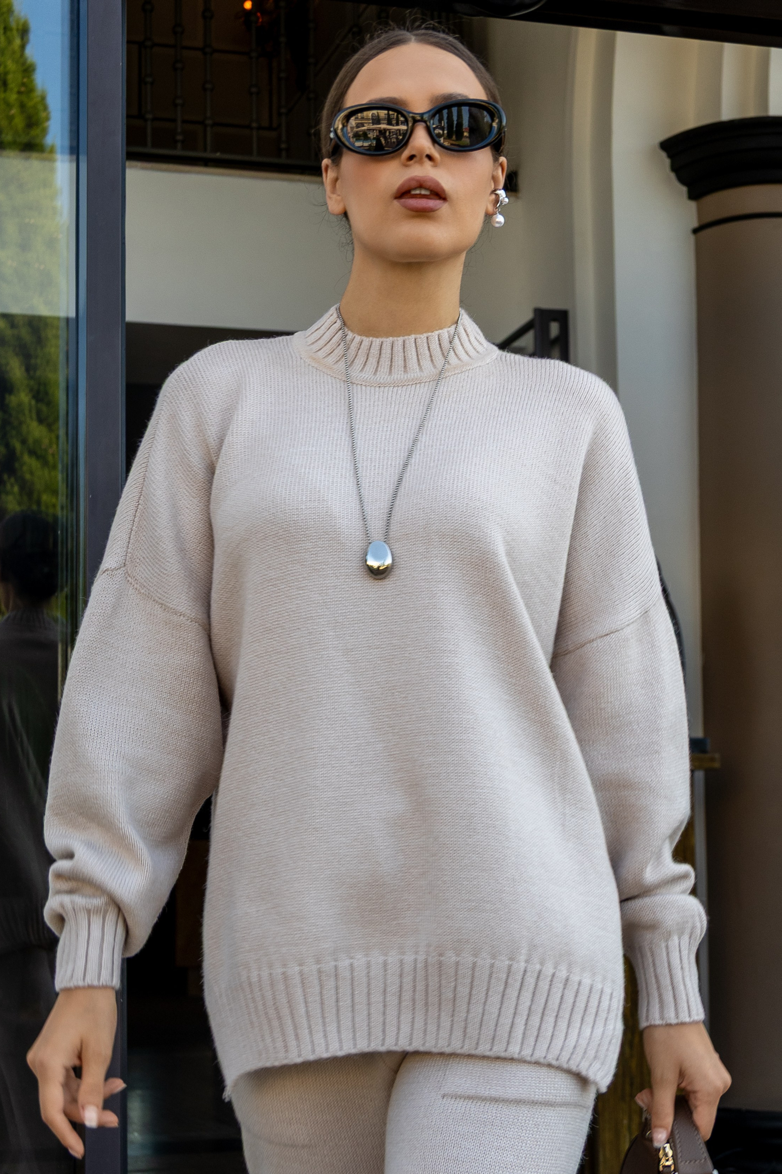 Костюм. Фото для маркетплейсов в самых сочных локациях города Сочи