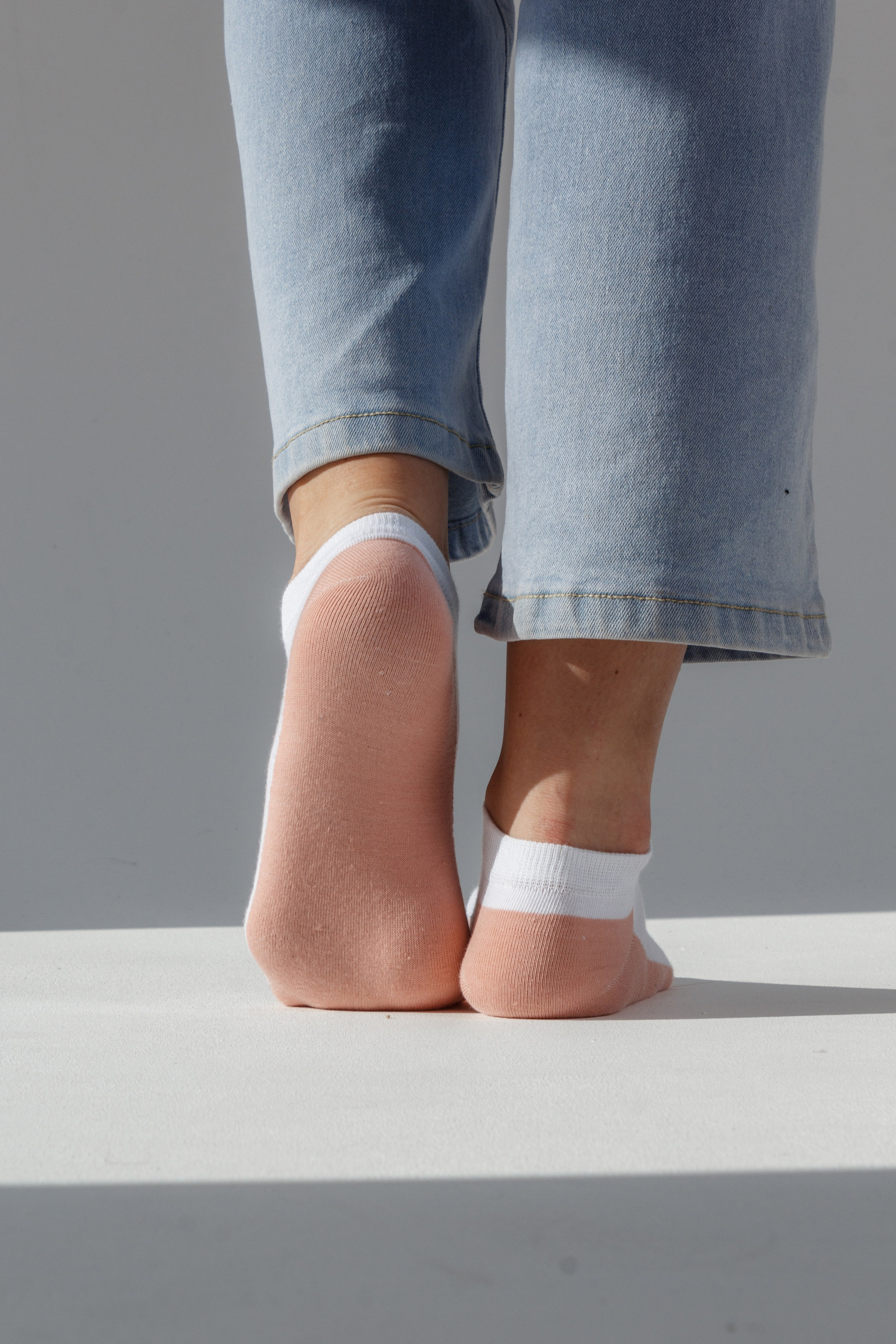 Носки — Каролина. Фото для маркетплейсов в самых сочных локациях города Сочи