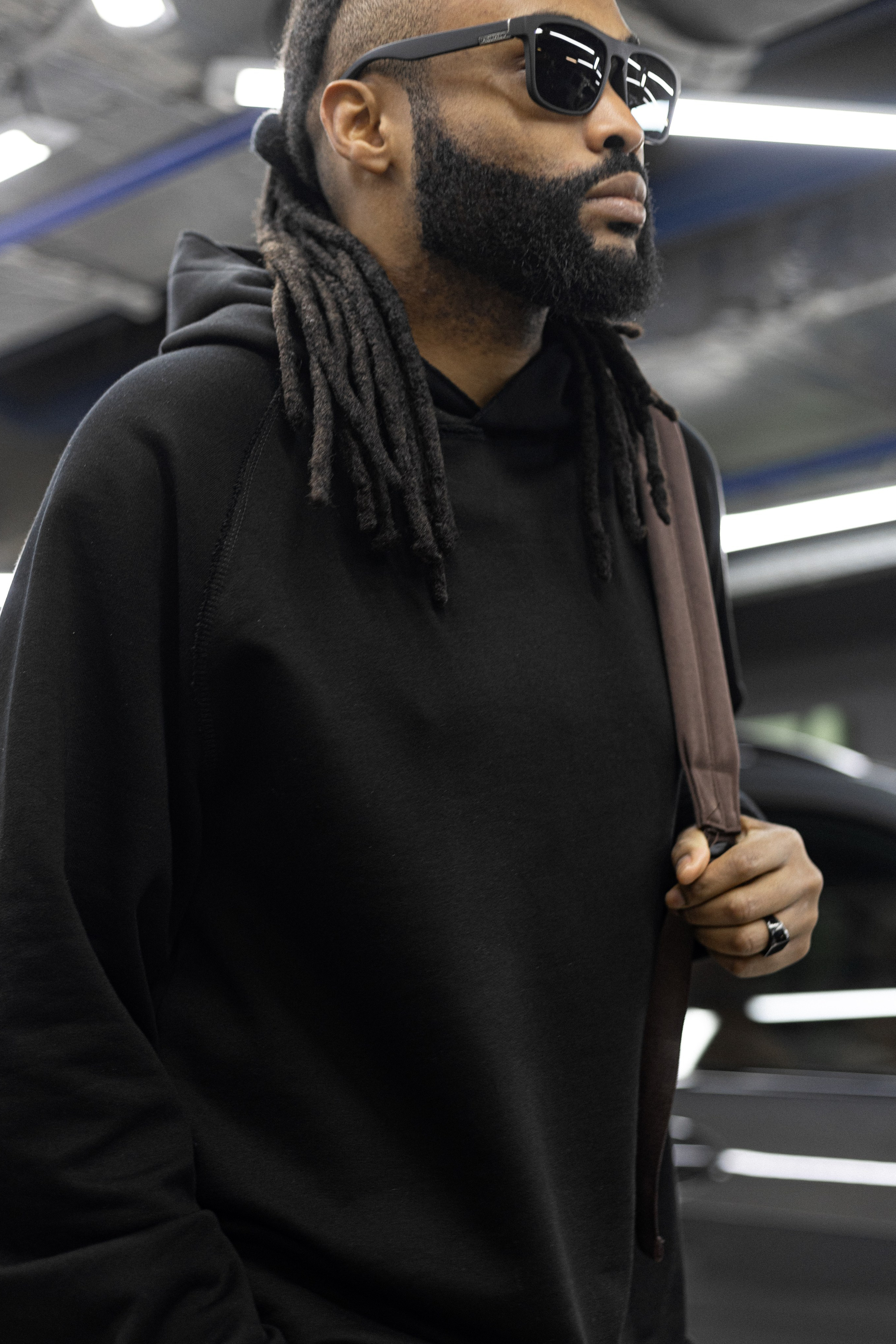 Худи. Фото для маркетплейсов в самых сочных локациях города Сочи