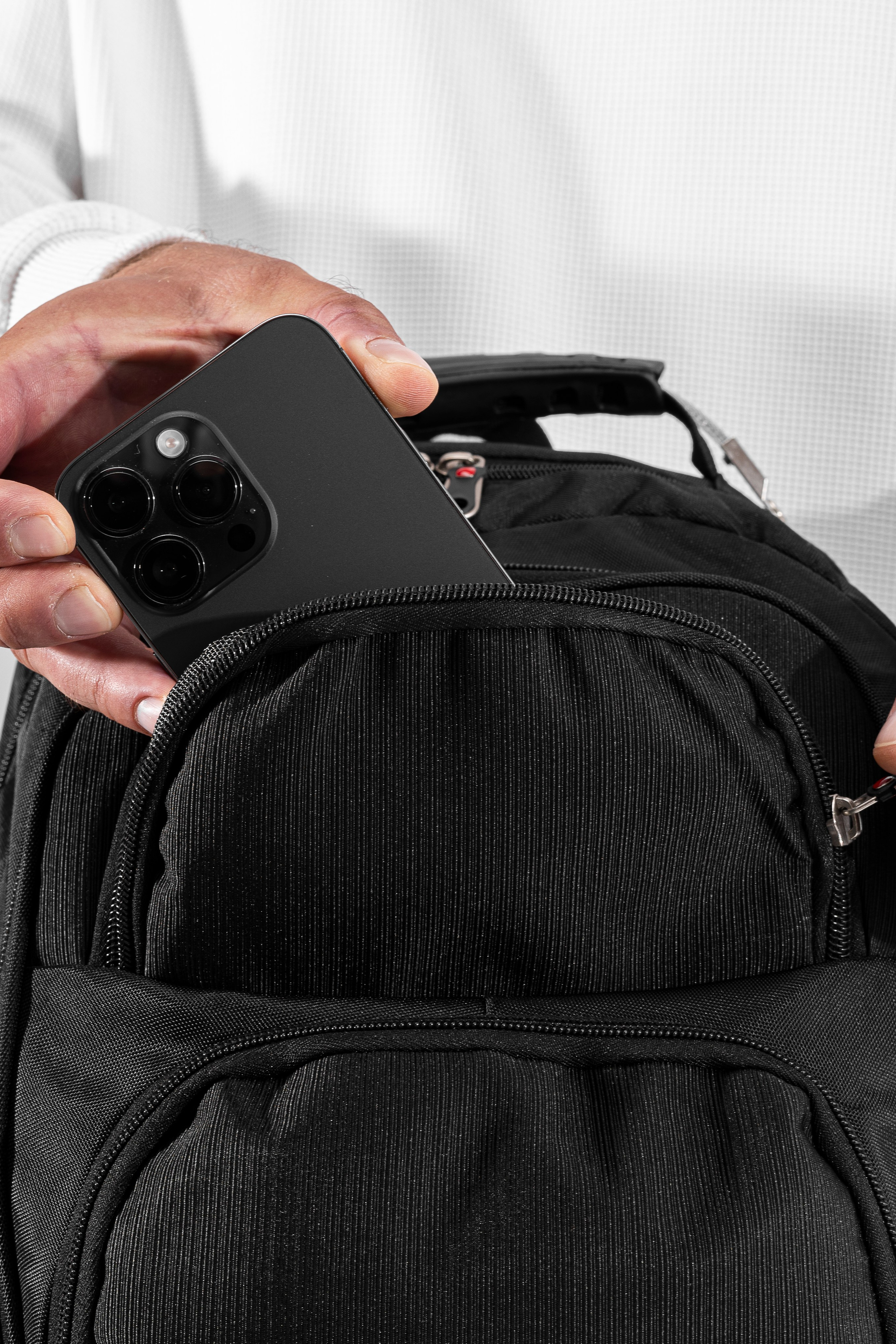 Рюкзак. Фото для маркетплейсов в самых сочных локациях города Сочи