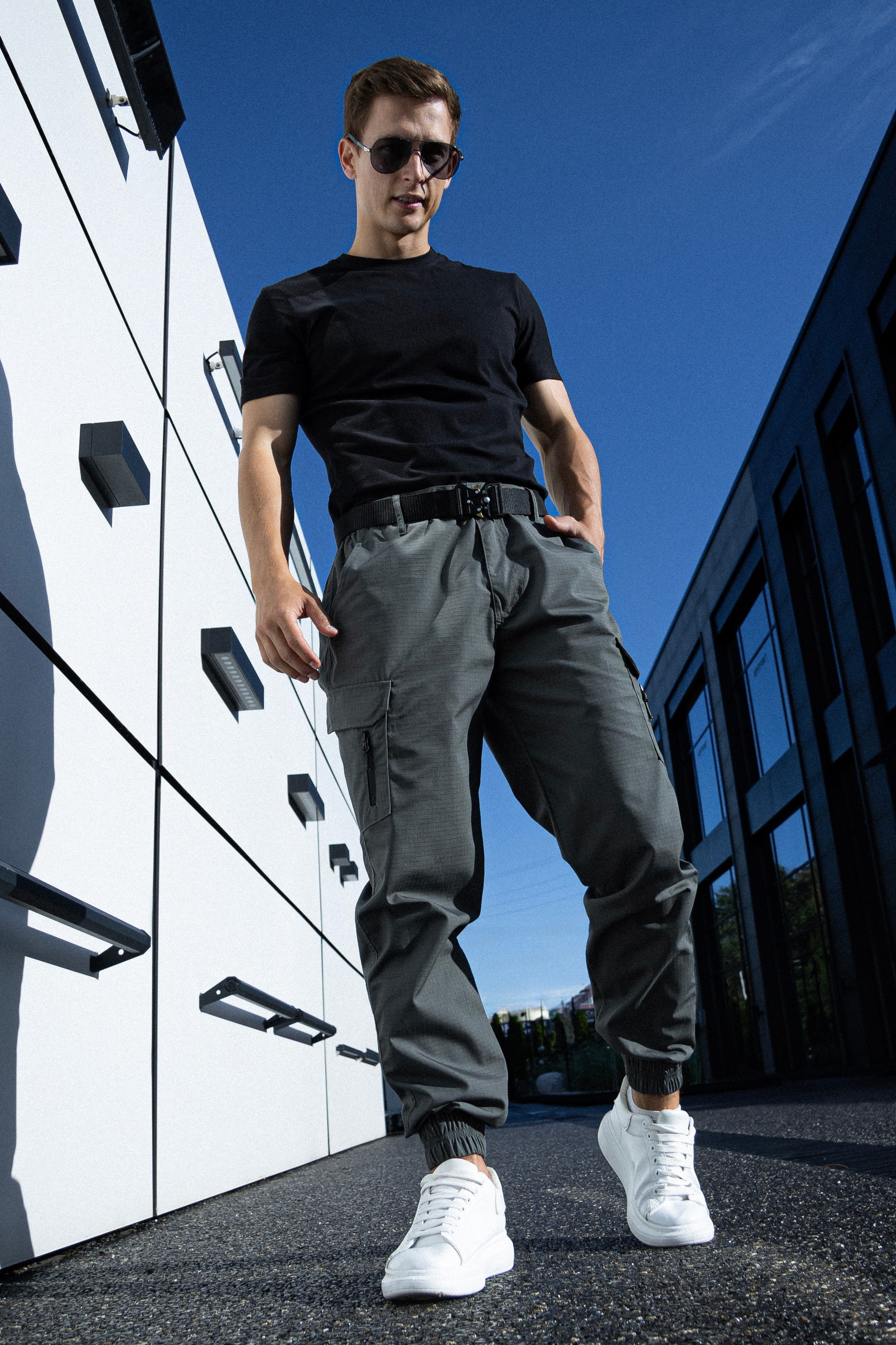 Николай. Стрит съемки для маркетплейсов в Сочи | ИИ контент | fashionprod