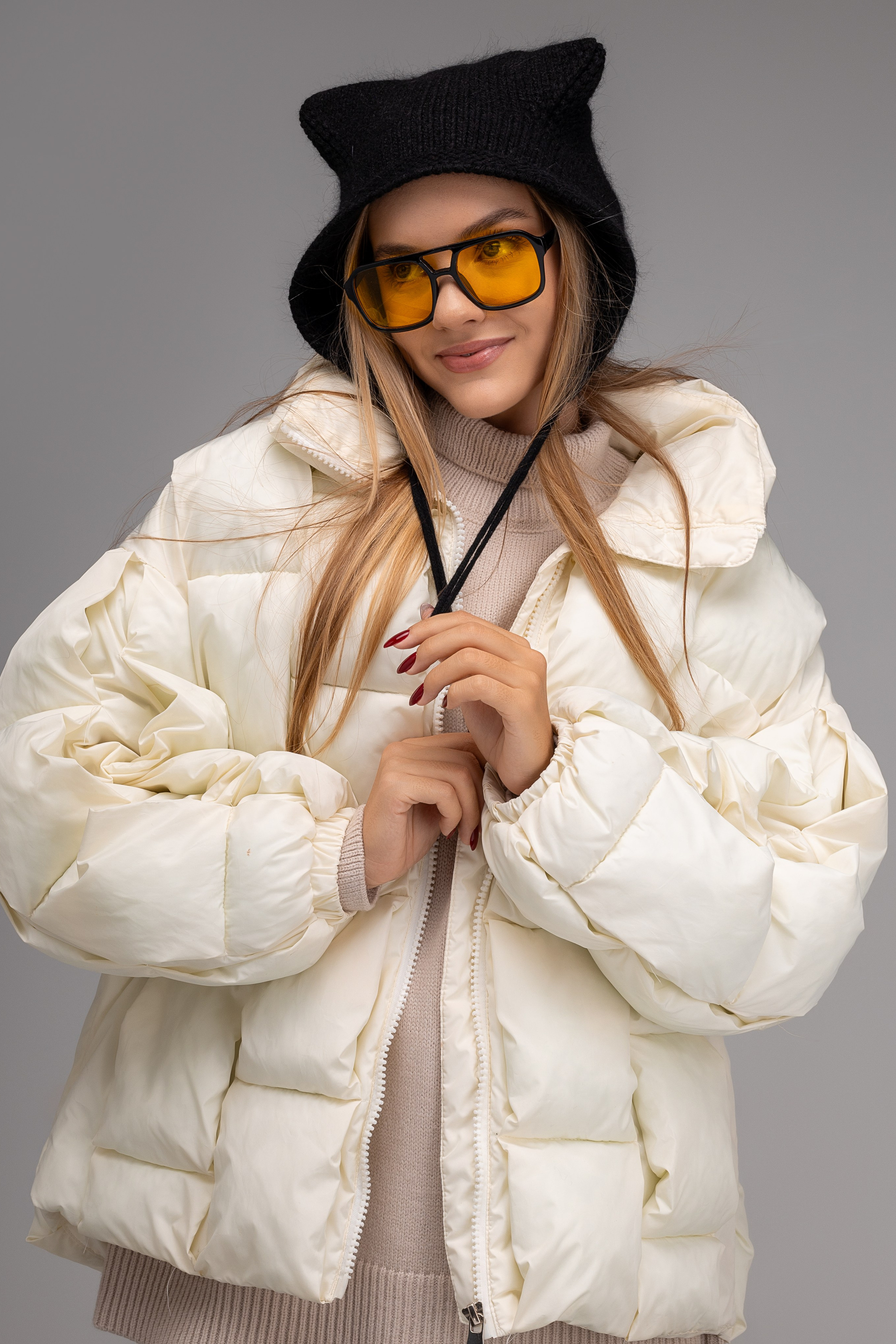 Шапки. Фото для маркетплейсов в самых сочных локациях города Сочи