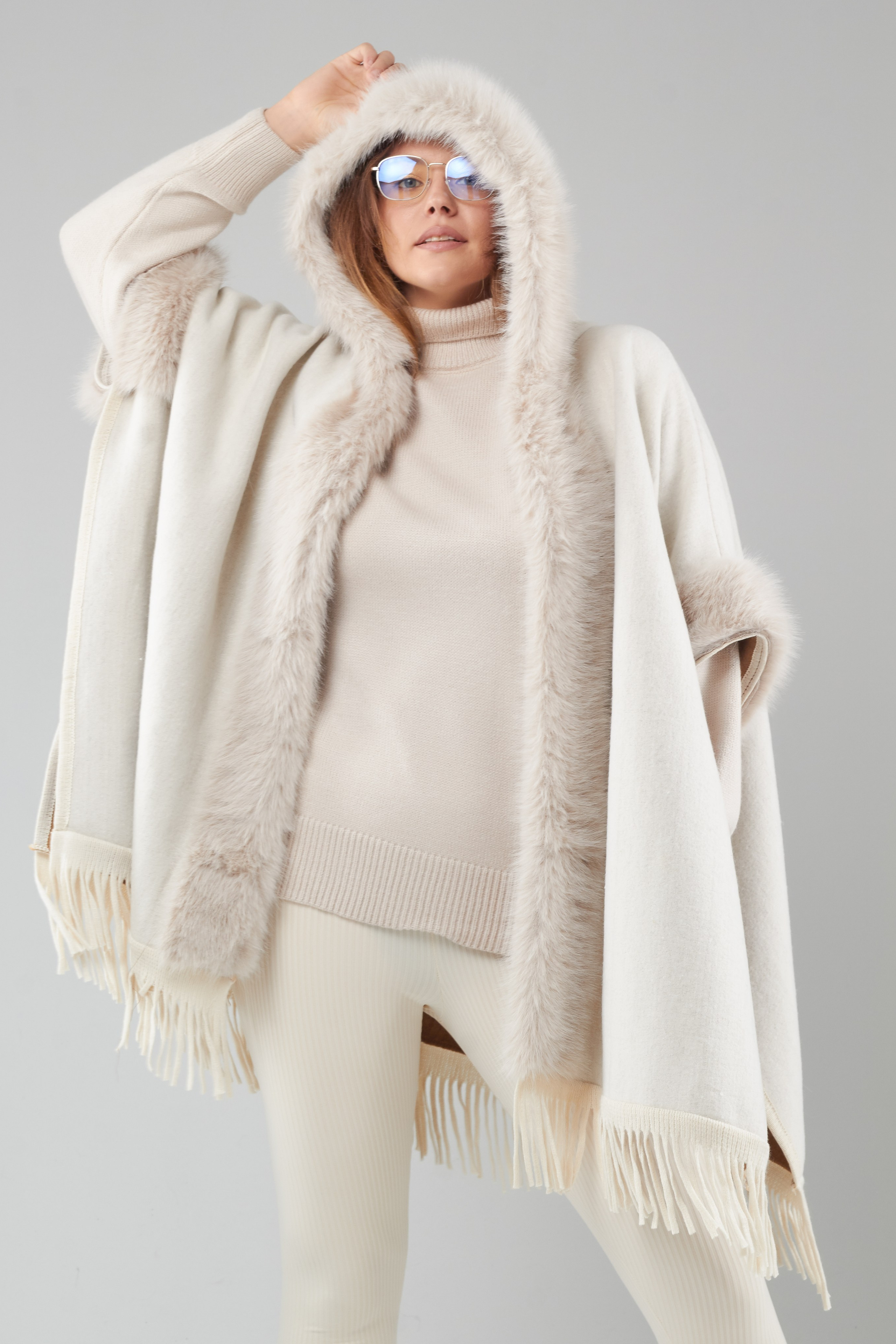 Пончо — Маша. Фото для маркетплейсов в самых сочных локациях города Сочи