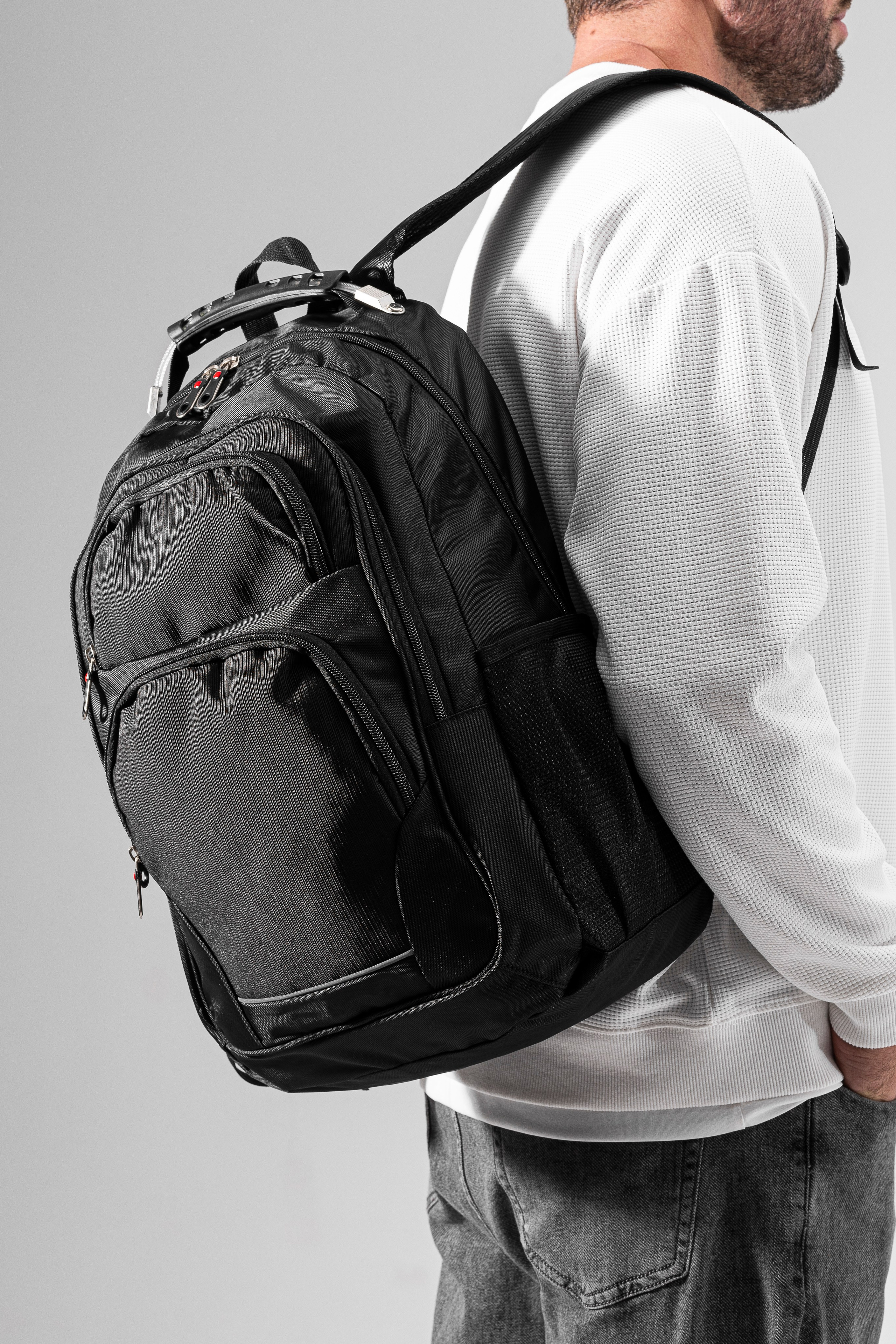 Рюкзак. Фото для маркетплейсов в самых сочных локациях города Сочи