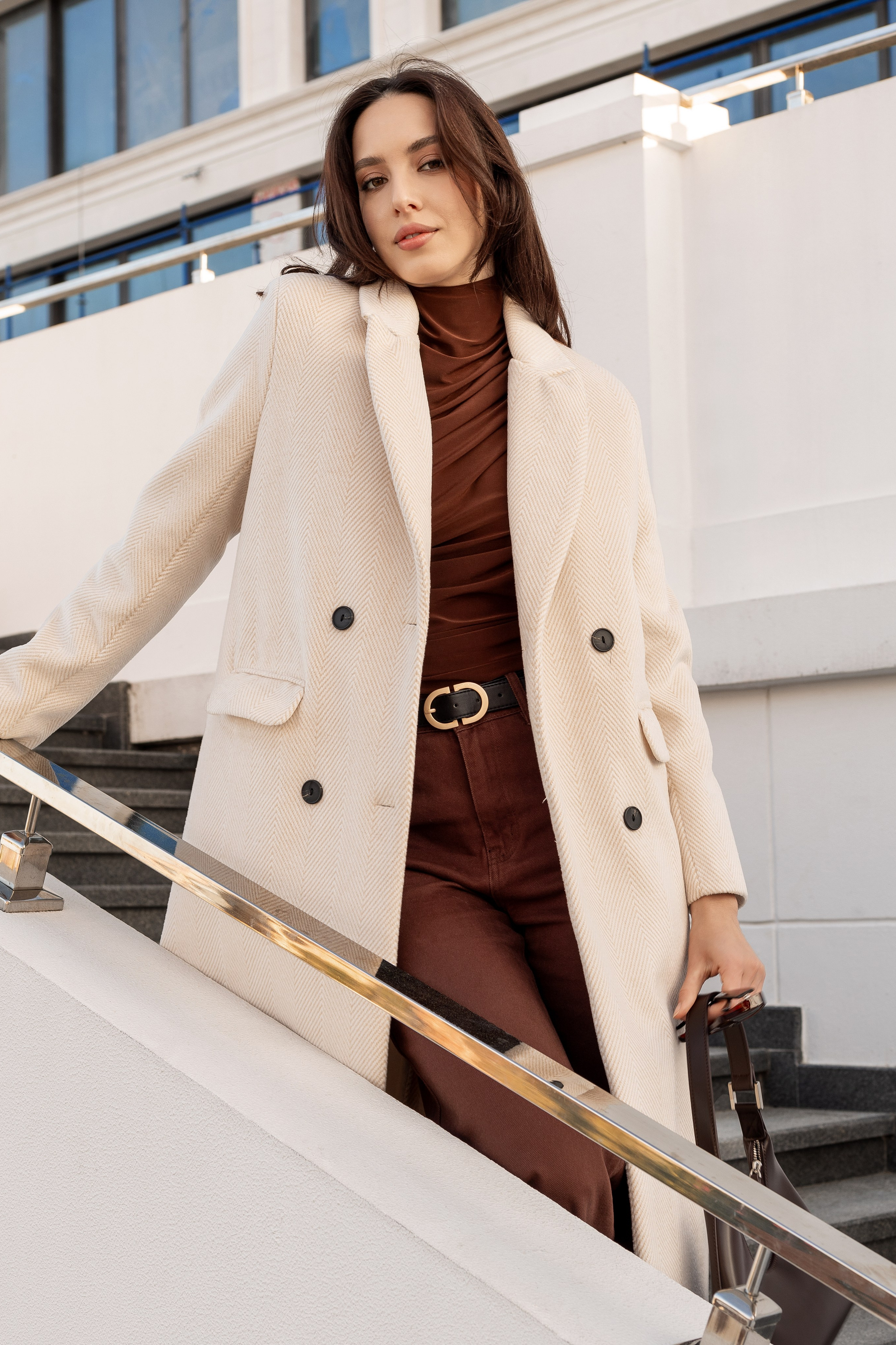 Пальто. Фото для маркетплейсов в самых сочных локациях города Сочи