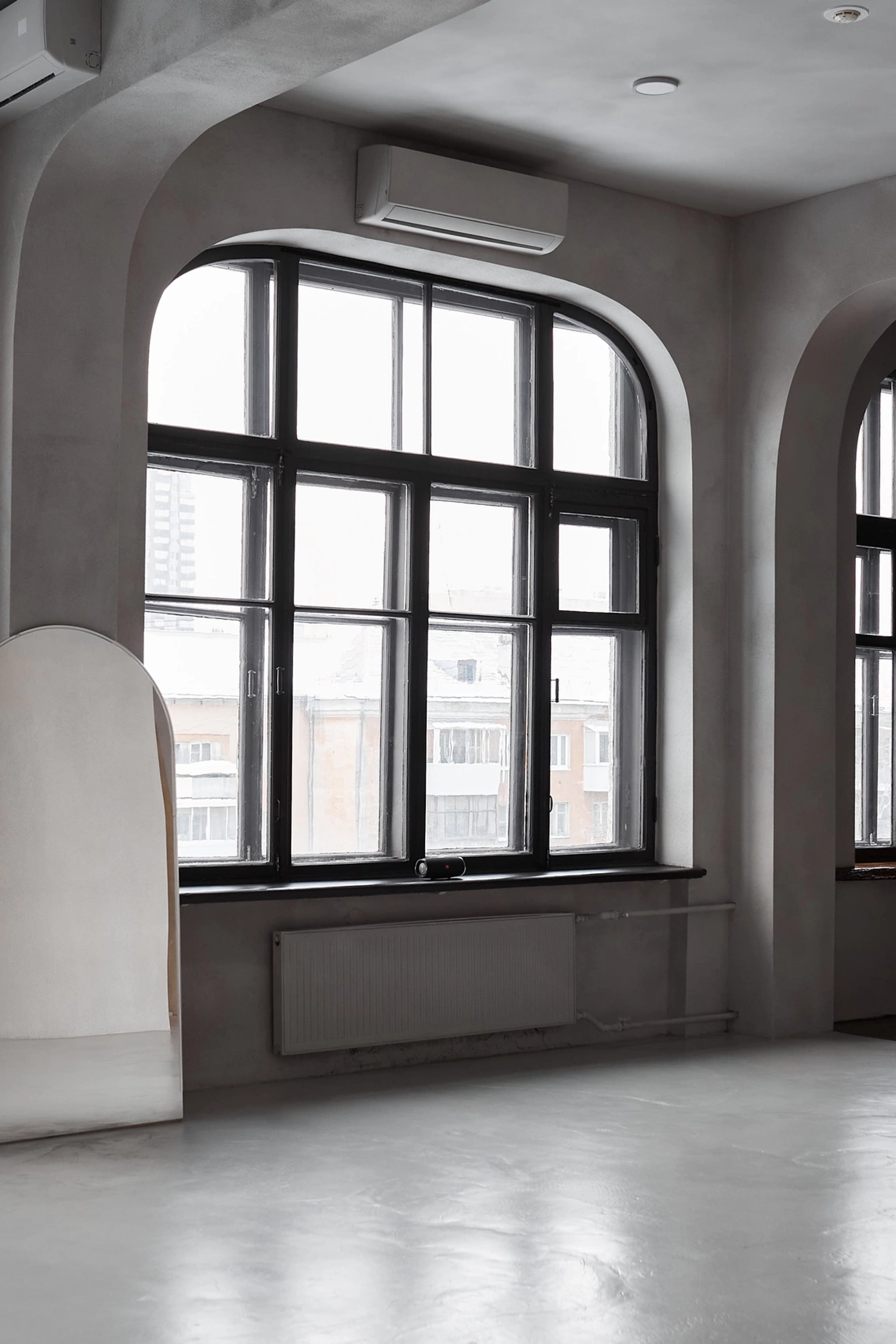 Зал Дарк. Фото для маркетплейсов в самых сочных локациях города Сочи