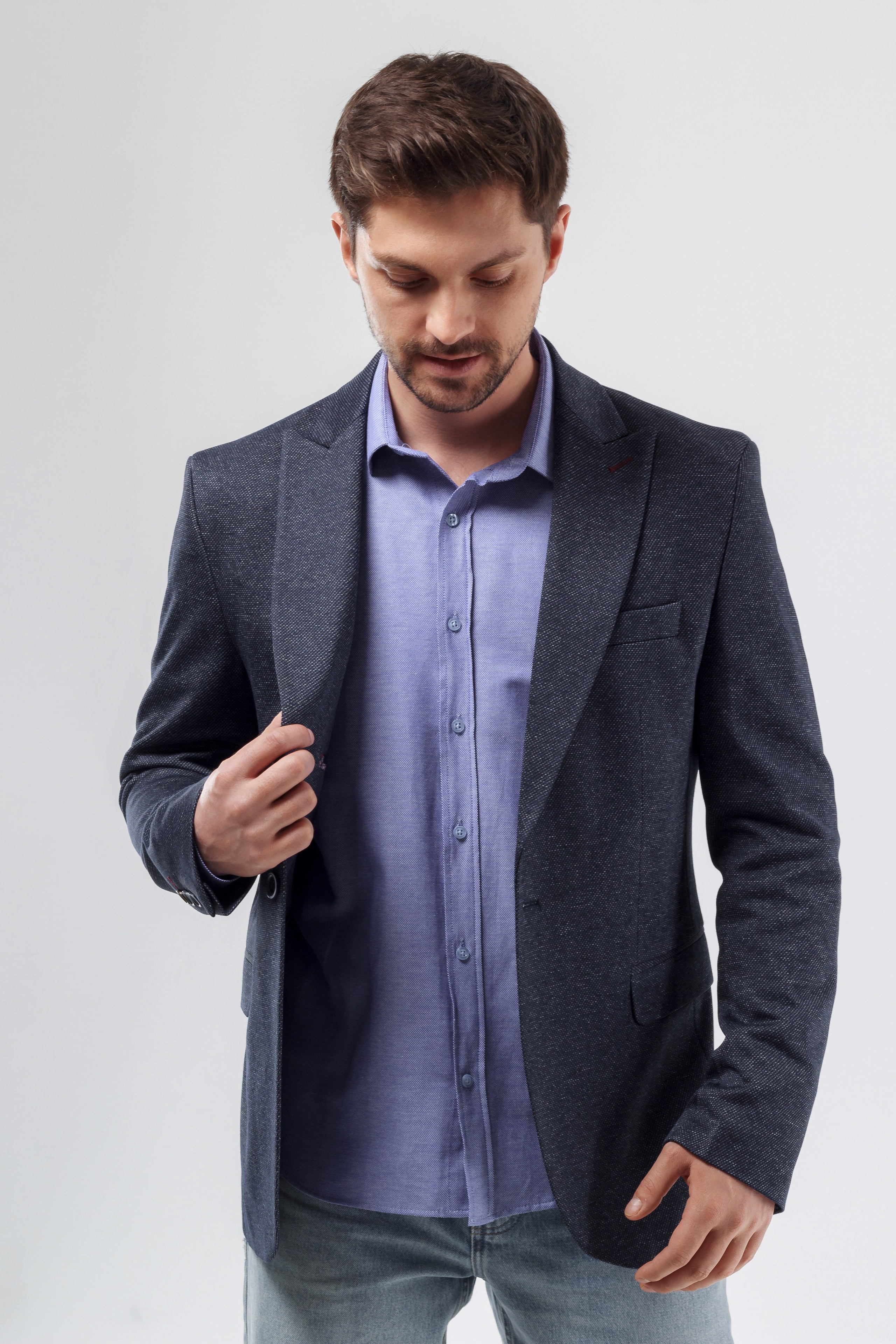 Пиджаки — Денис. Фото для маркетплейсов в самых сочных локациях города Сочи