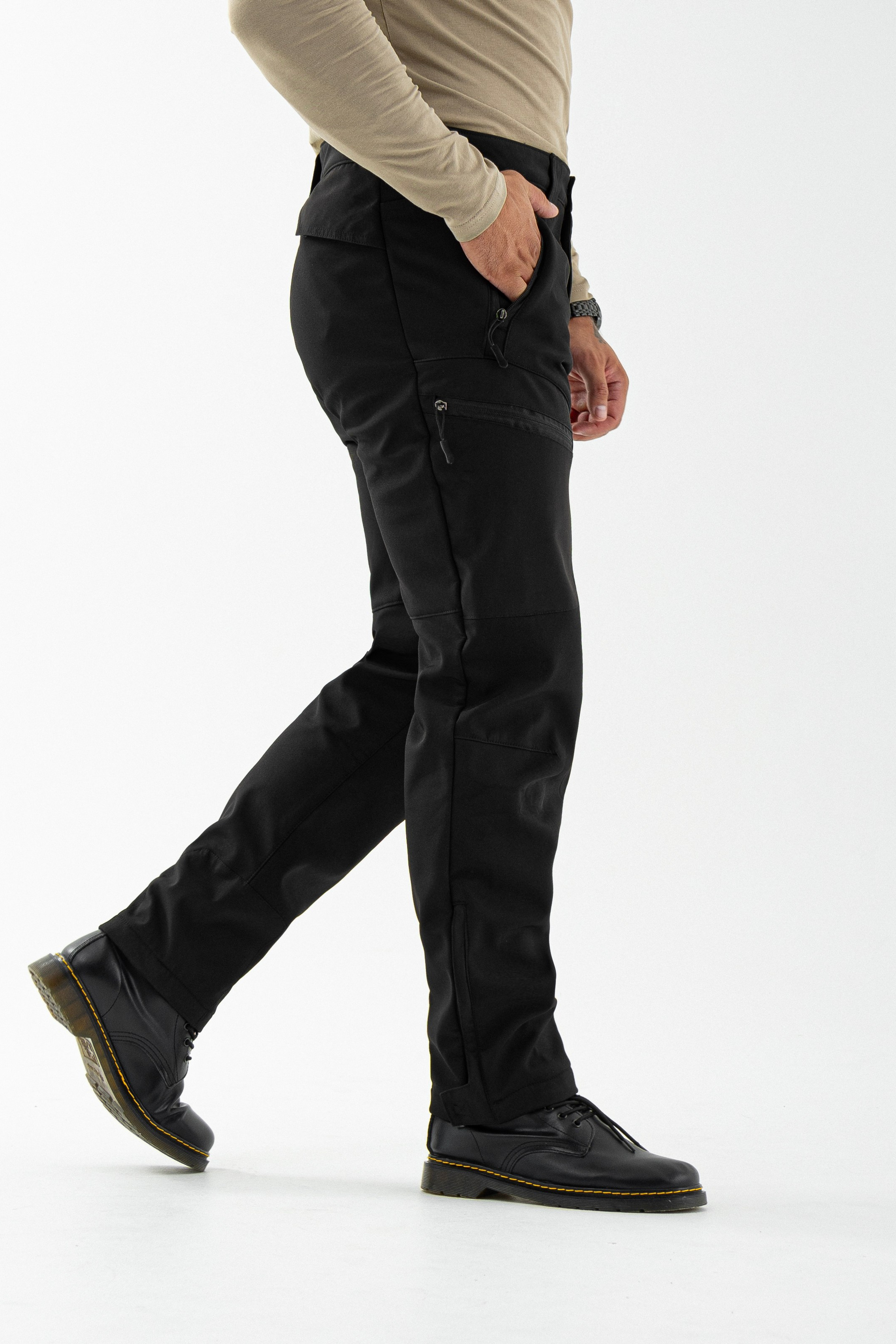 Тактические штаны. Фото для маркетплейсов в самых сочных локациях города Сочи