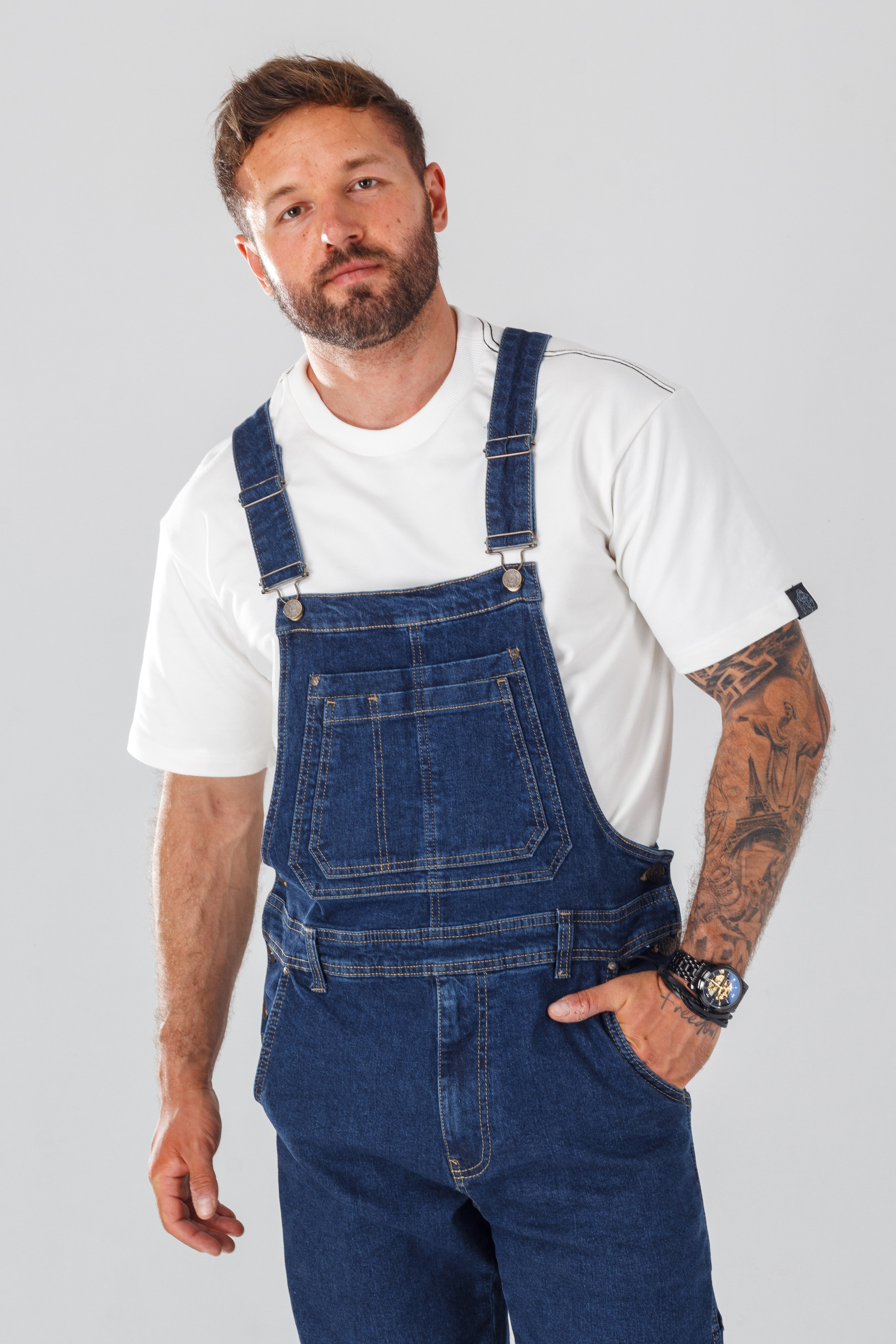 Комбинезоны — Илья. Фото для маркетплейсов в самых сочных локациях города Сочи