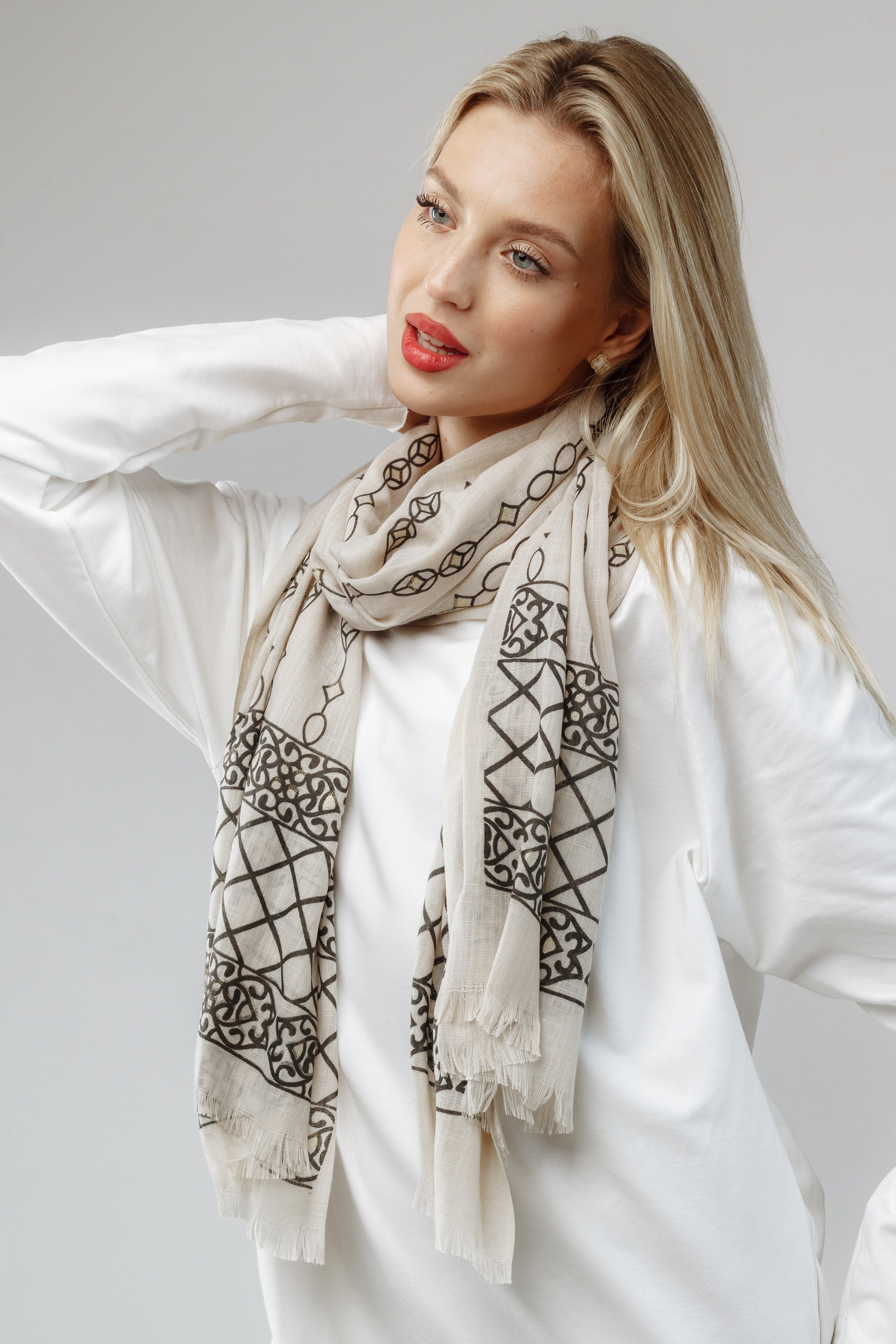 Платки — Лиза В. Фото для маркетплейсов в самых сочных локациях города Сочи