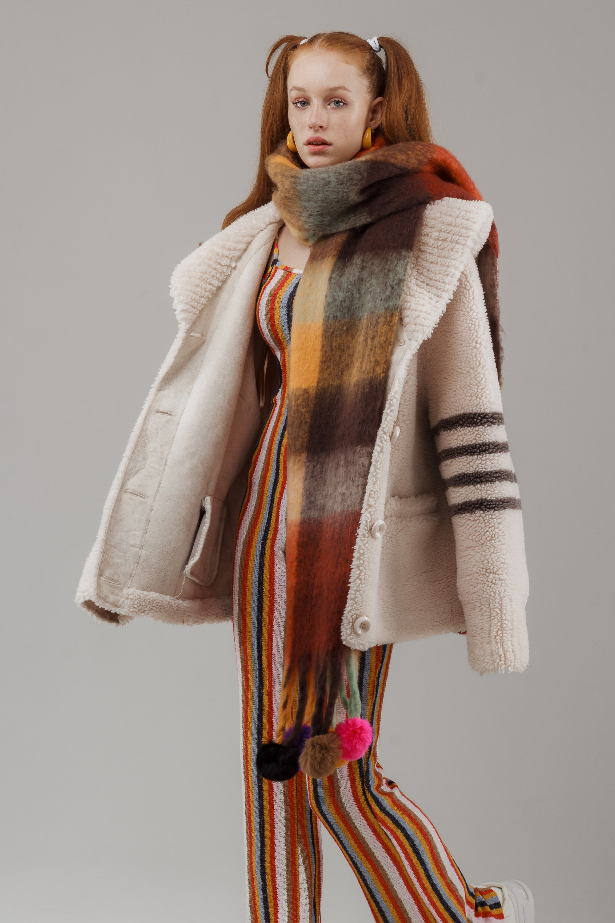 Шарфы — Стася. Фото для маркетплейсов в самых сочных локациях города Сочи