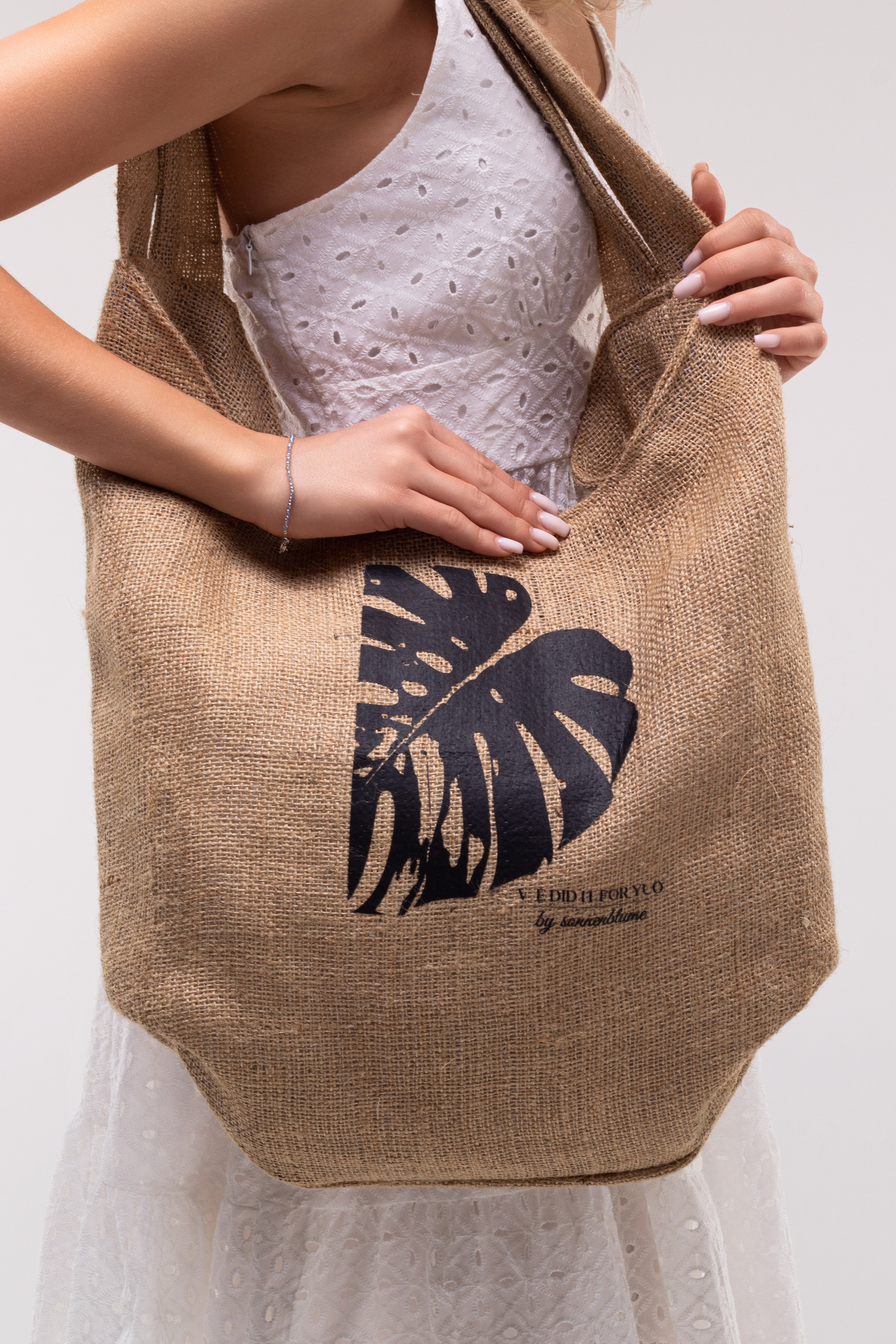 Шоперы — Лиза. Фото для маркетплейсов в самых сочных локациях города Сочи