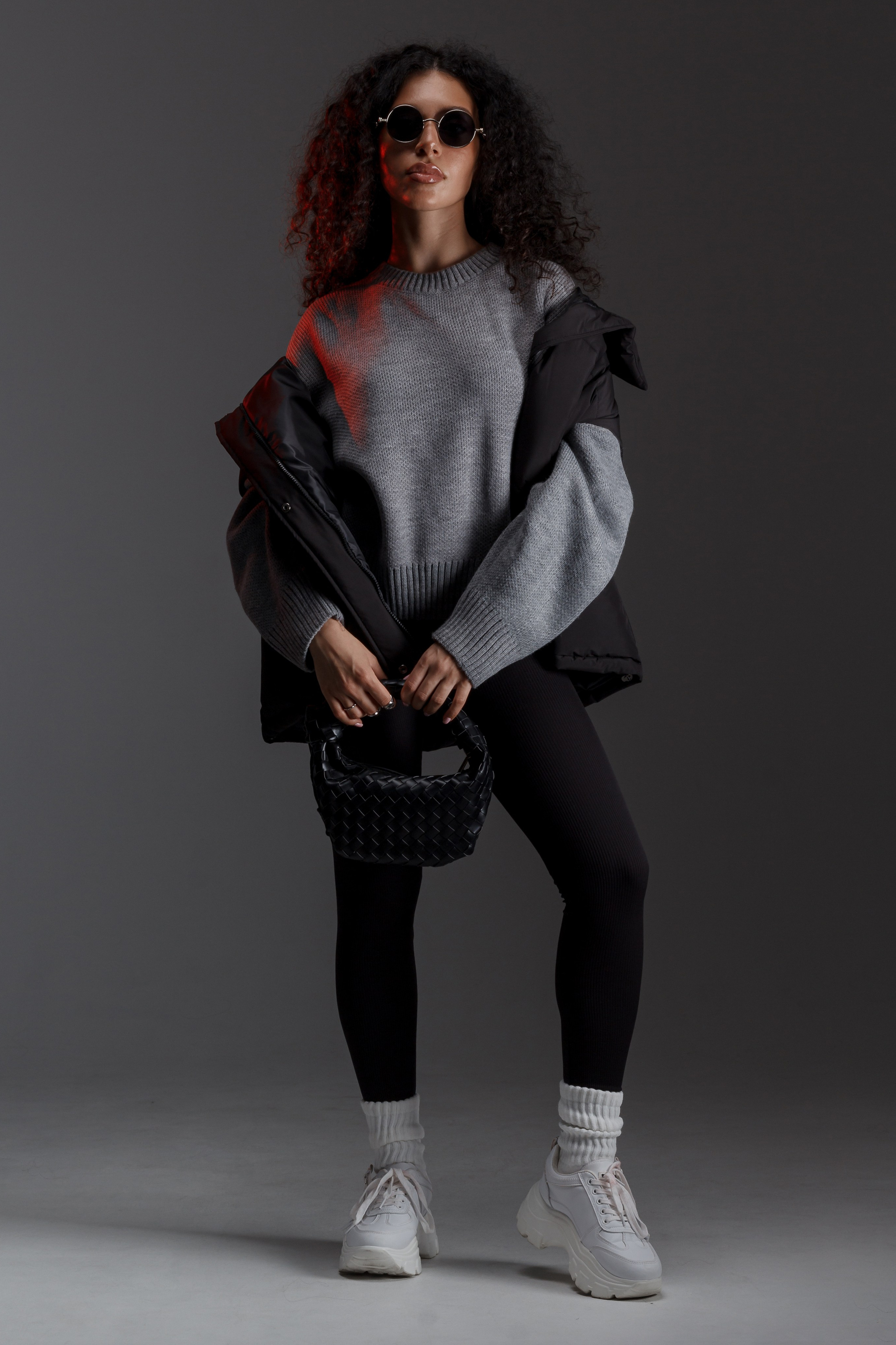 Жилетка — Элана. Фото для маркетплейсов в самых сочных локациях города Сочи