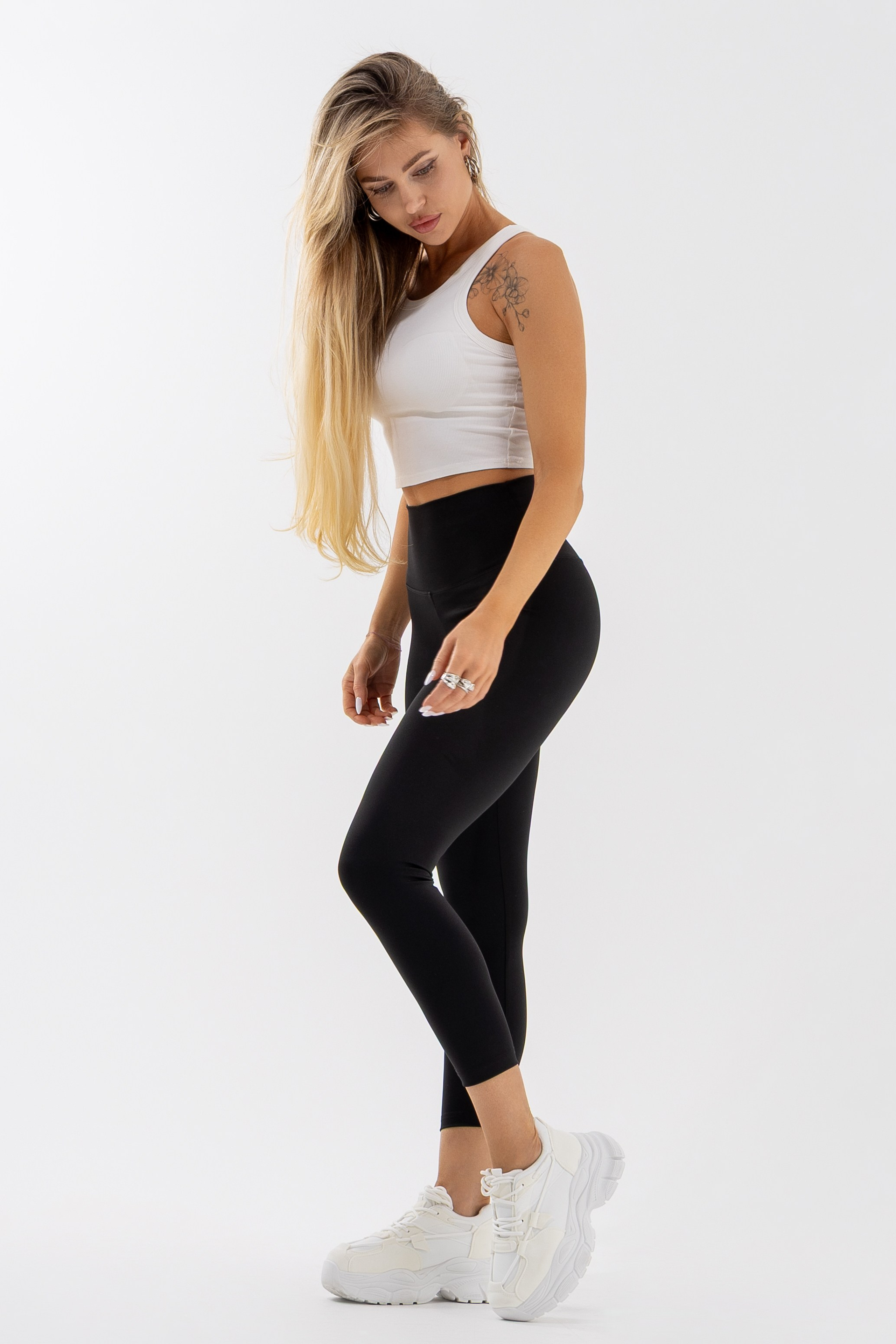 Лосины. Фото для маркетплейсов в самых сочных локациях города Сочи