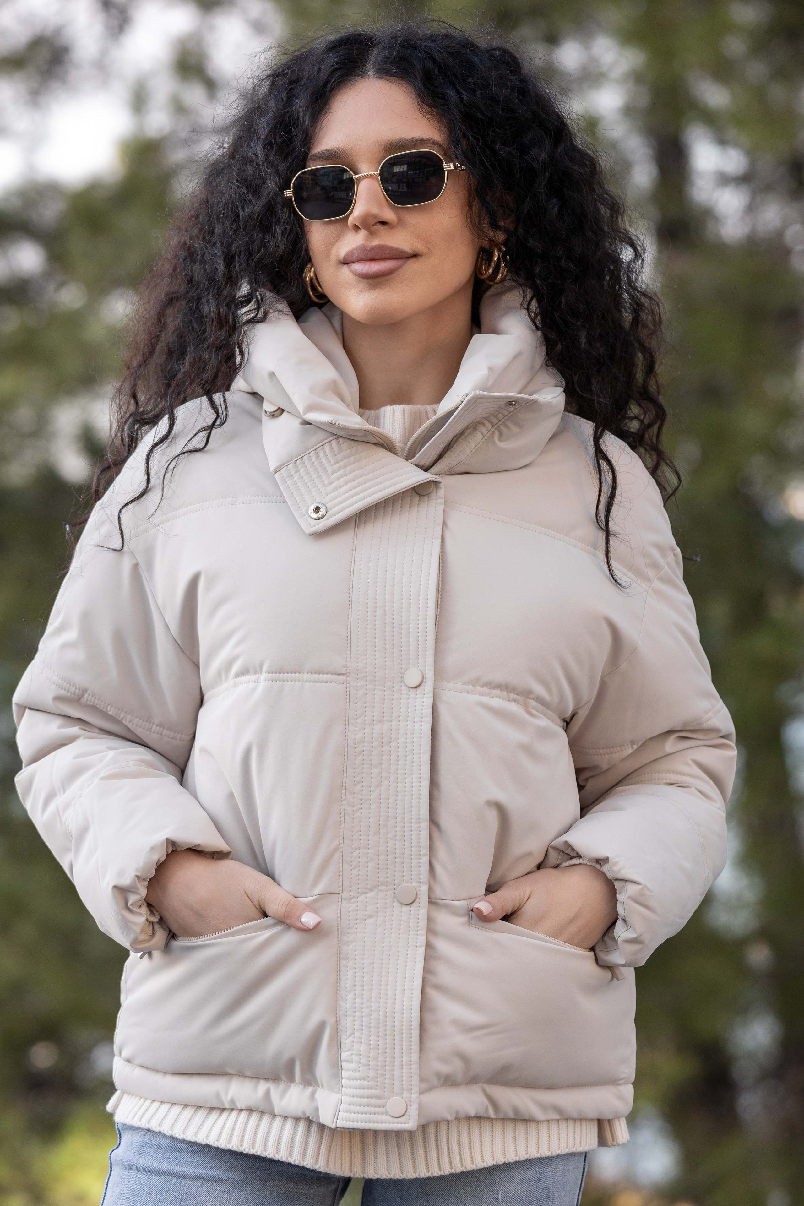 Куртки. Фото для маркетплейсов в самых сочных локациях города Сочи