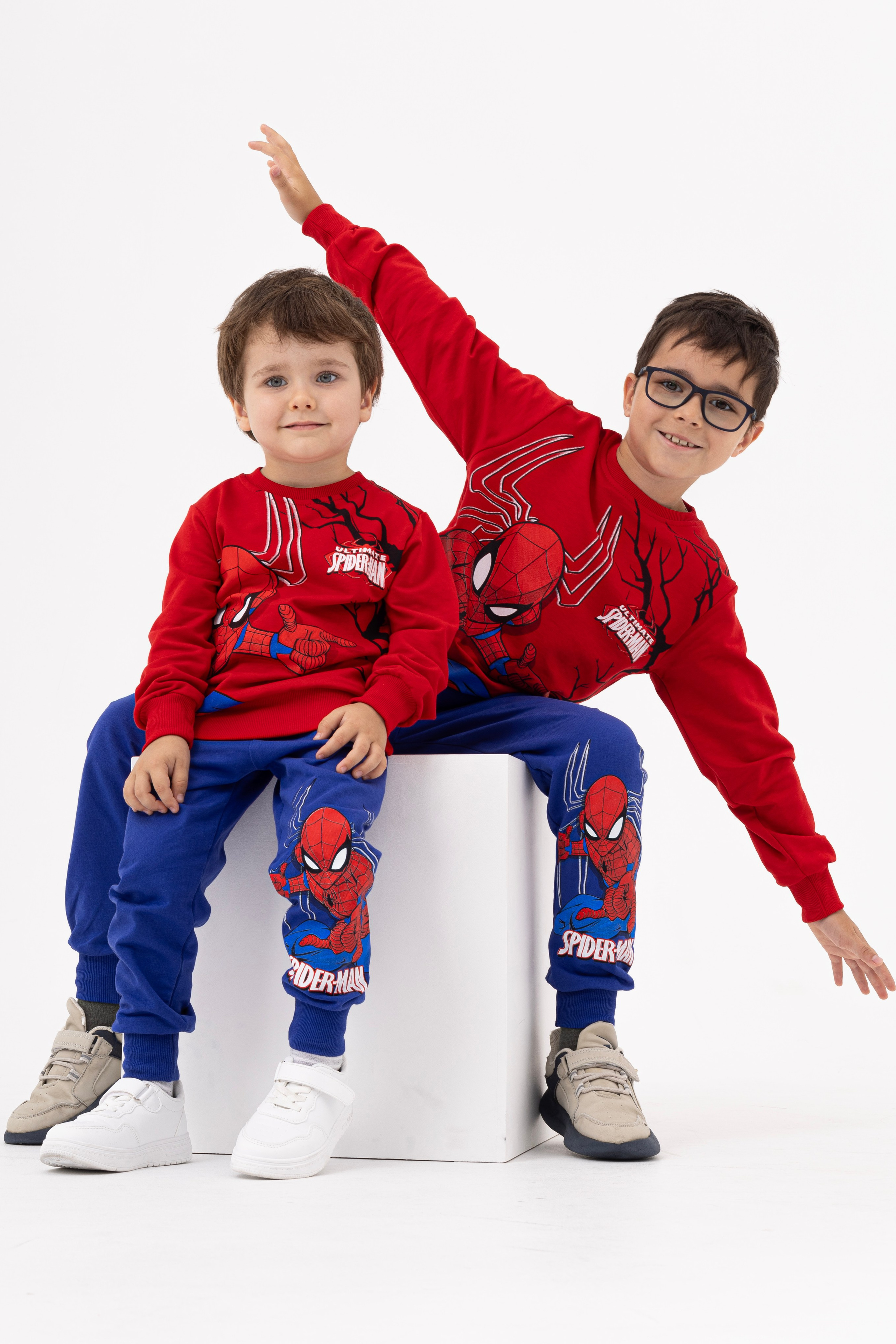 Костюмы. Фото для маркетплейсов в самых сочных локациях города Сочи