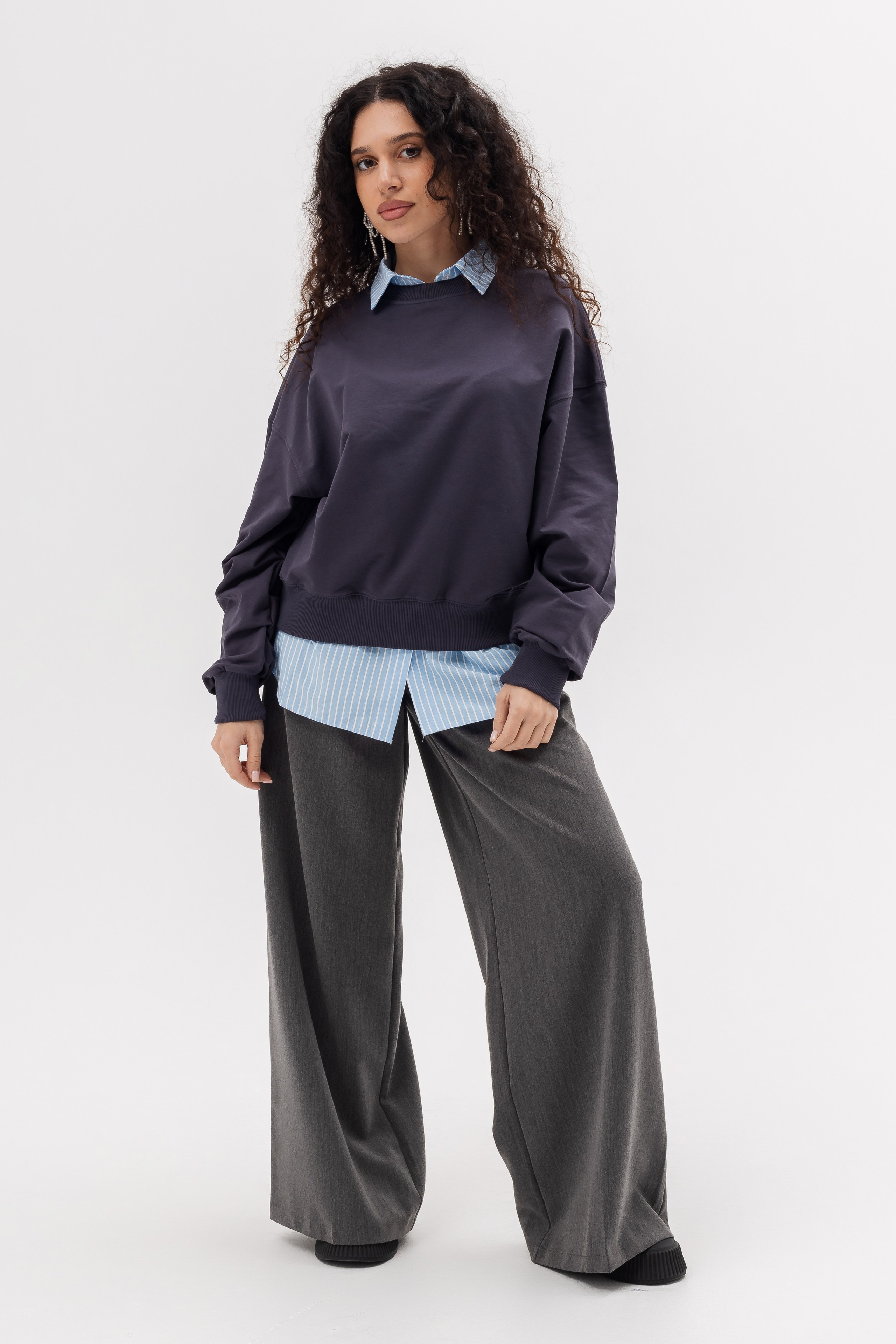 Свитшот. Фото для маркетплейсов в самых сочных локациях города Сочи