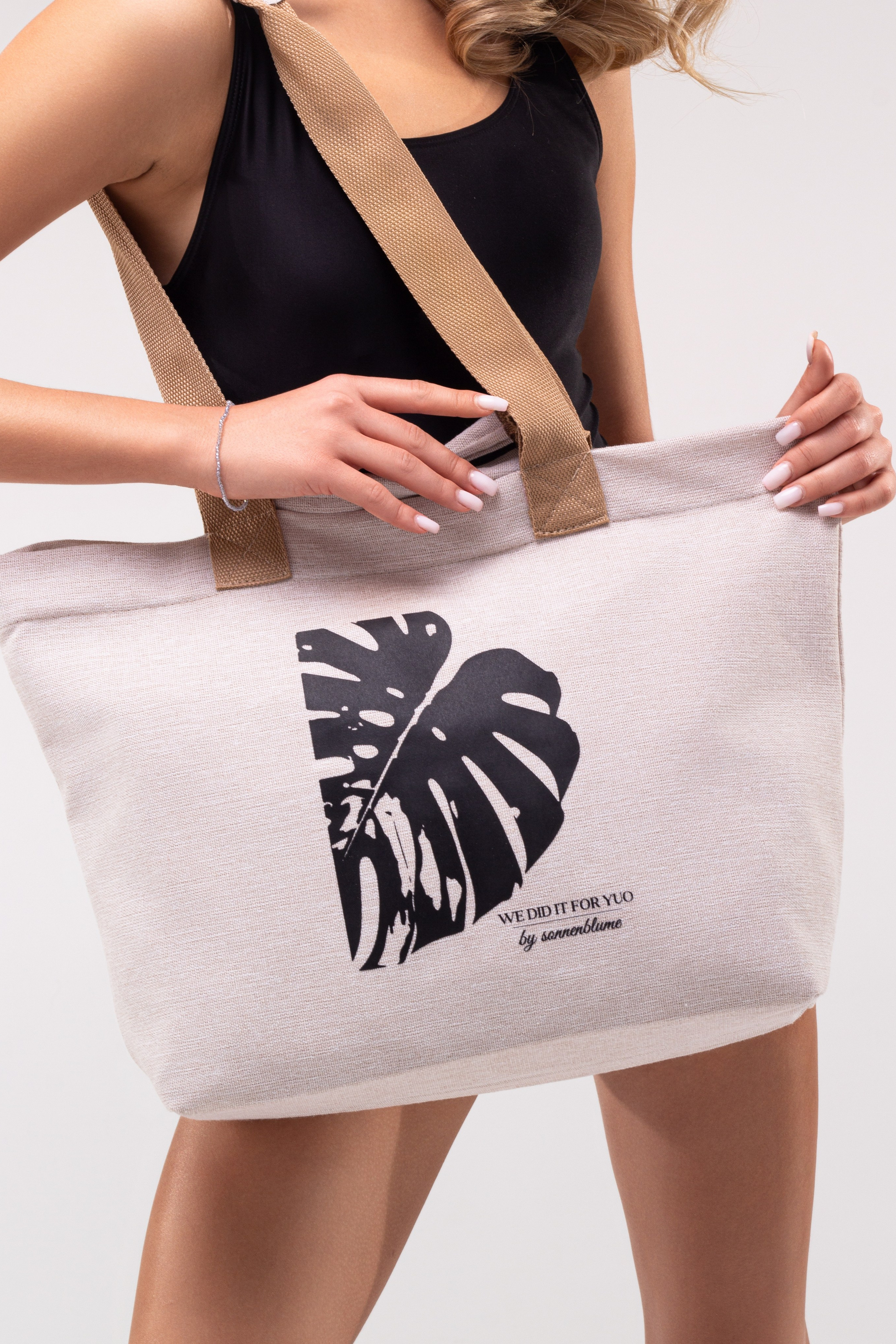 Шоперы — Лиза. Фото для маркетплейсов в самых сочных локациях города Сочи