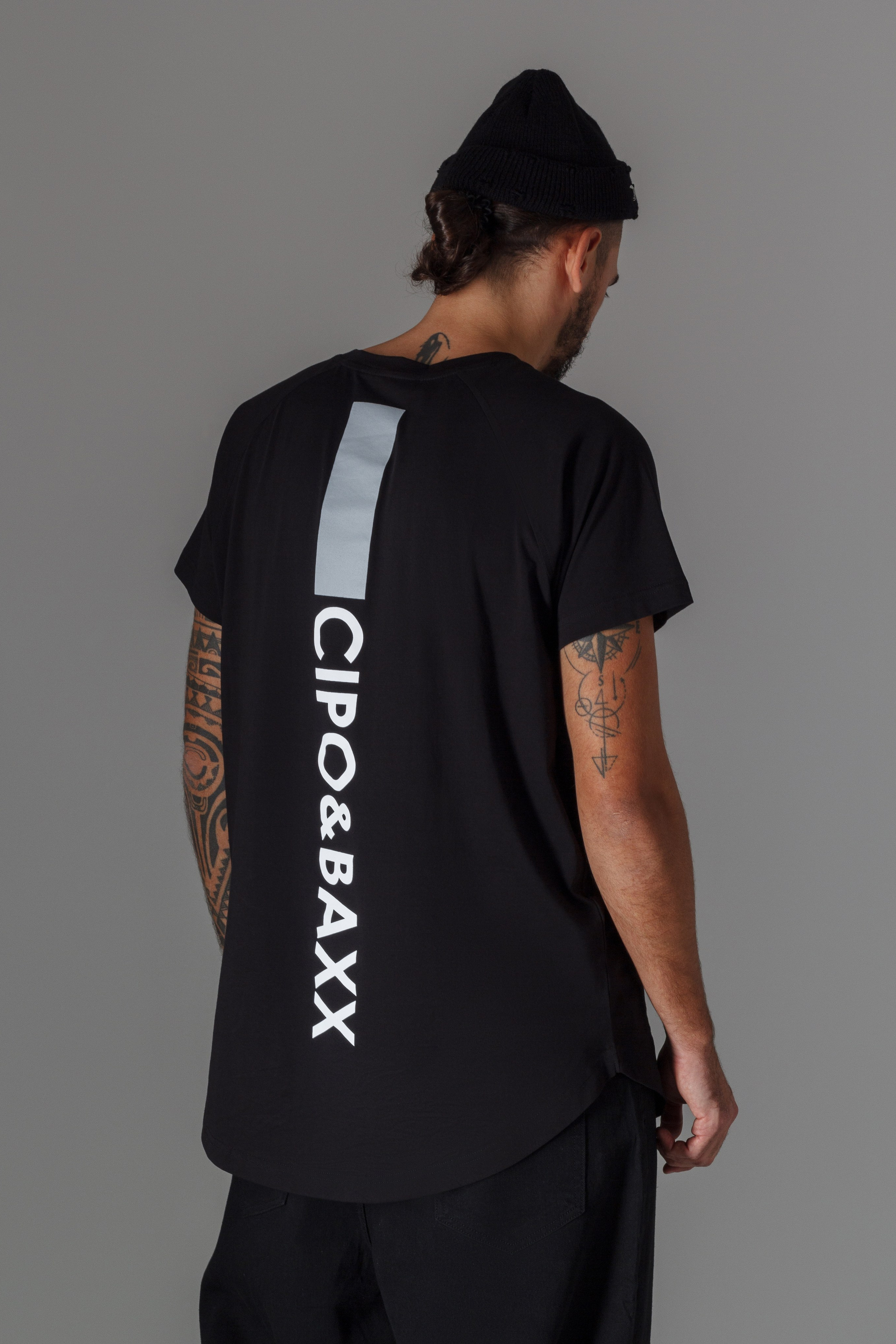 Футболка — Сергей. Фото для маркетплейсов в самых сочных локациях города Сочи