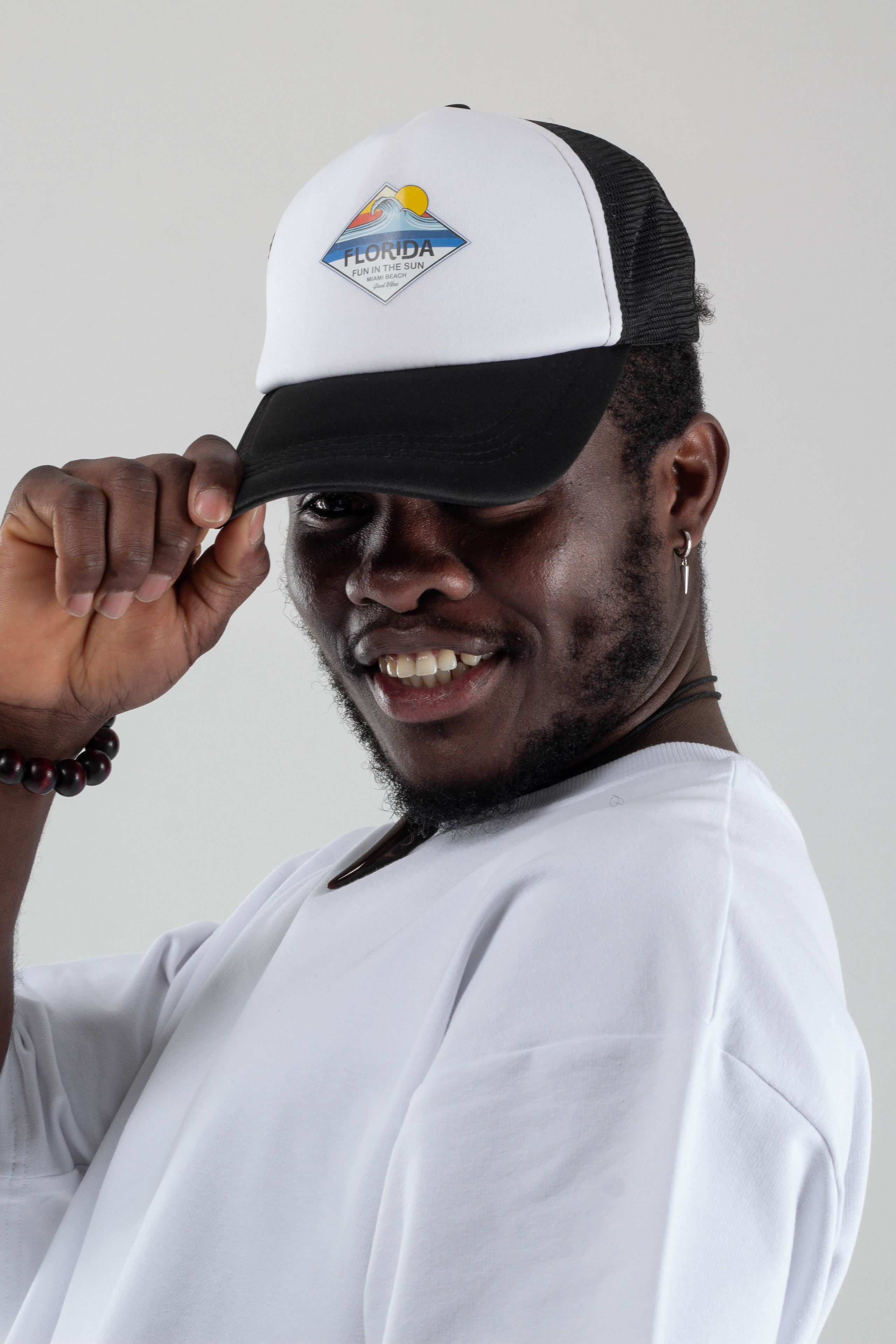 Кепка — Армель. Фото для маркетплейсов в самых сочных локациях города Сочи