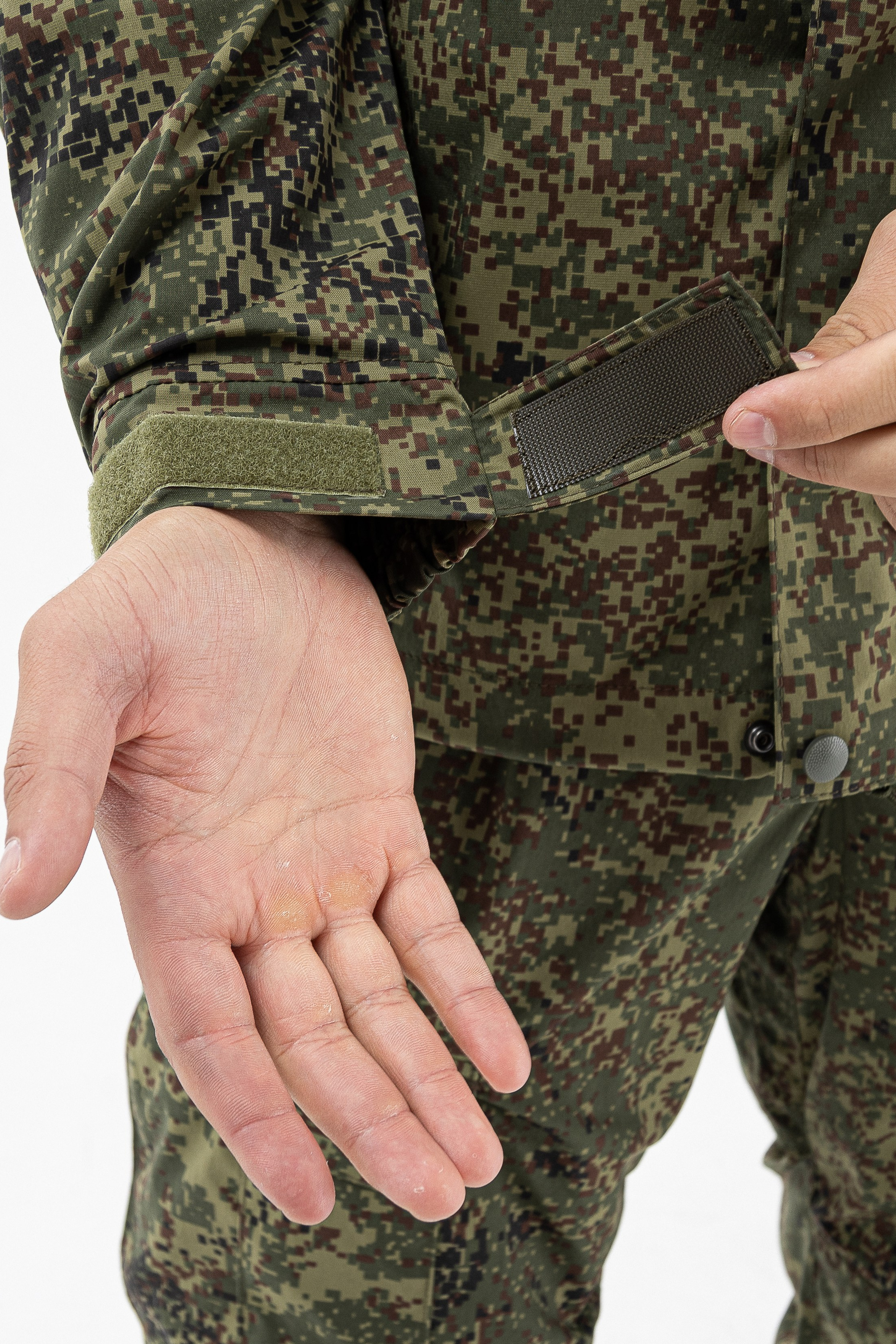 Тактические костюмы. Фото для маркетплейсов в самых сочных локациях города Сочи