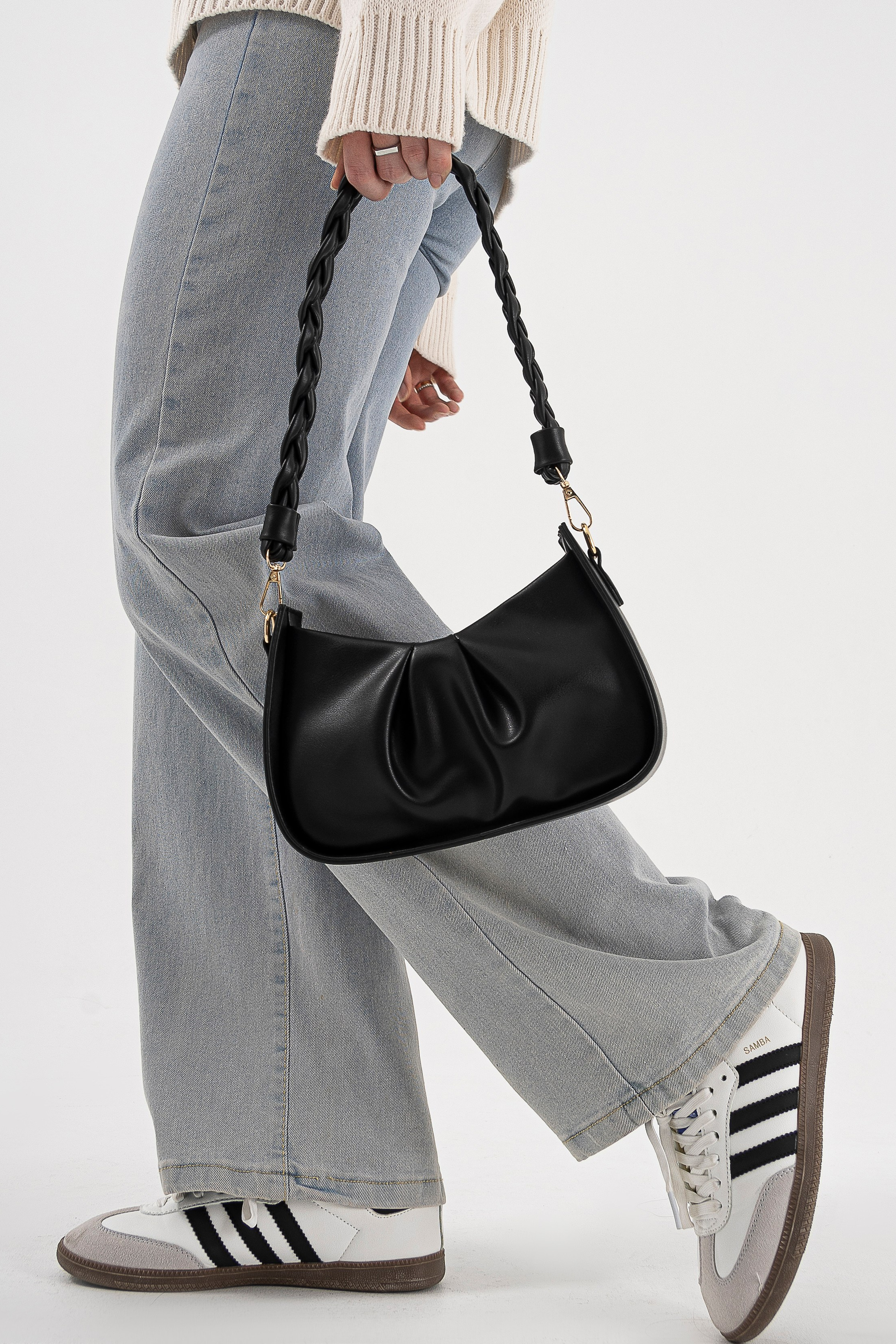 Сумки. Фото для маркетплейсов в самых сочных локациях города Сочи