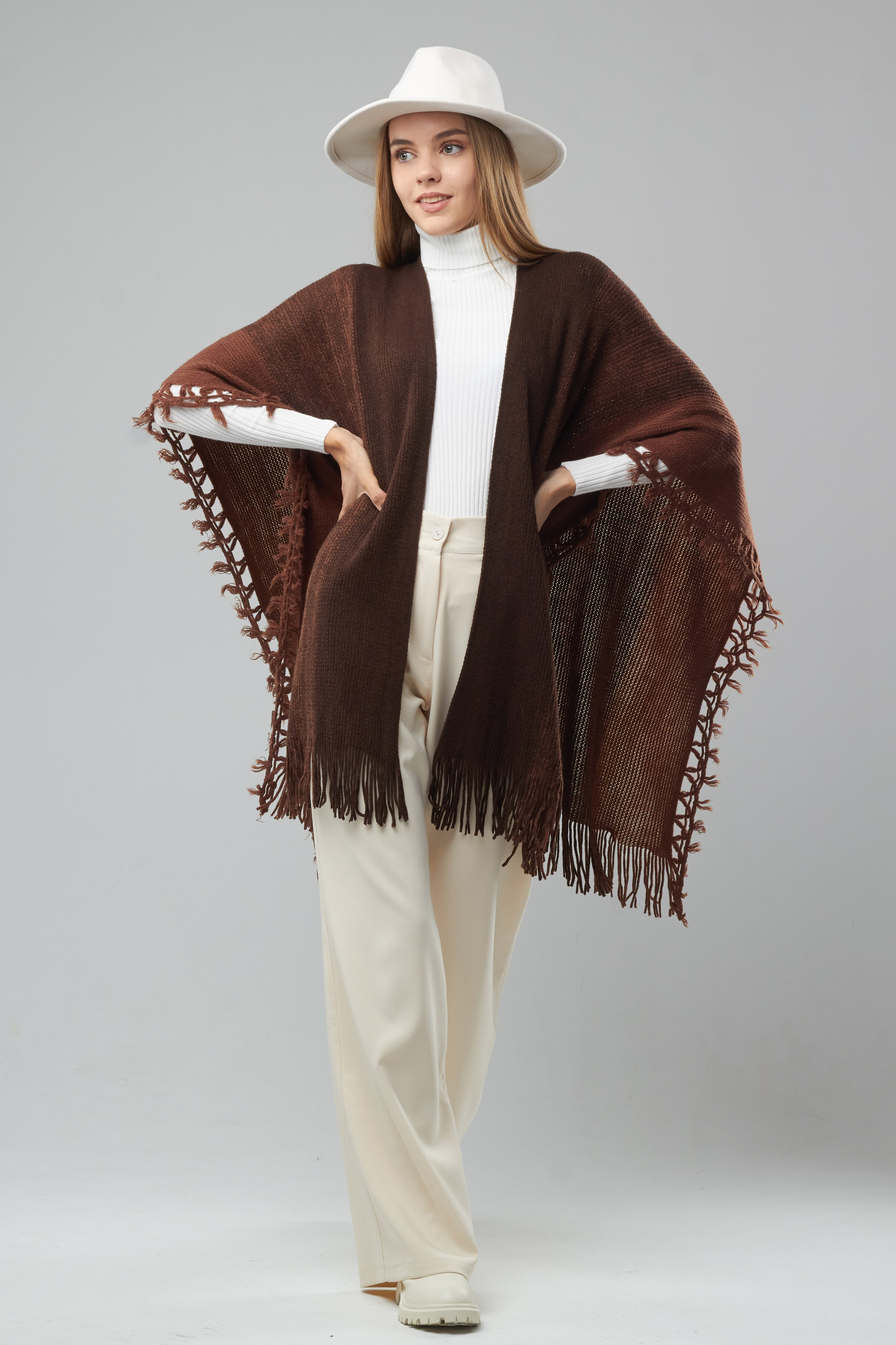 Пончо — Полина. Фото для маркетплейсов в самых сочных локациях города Сочи