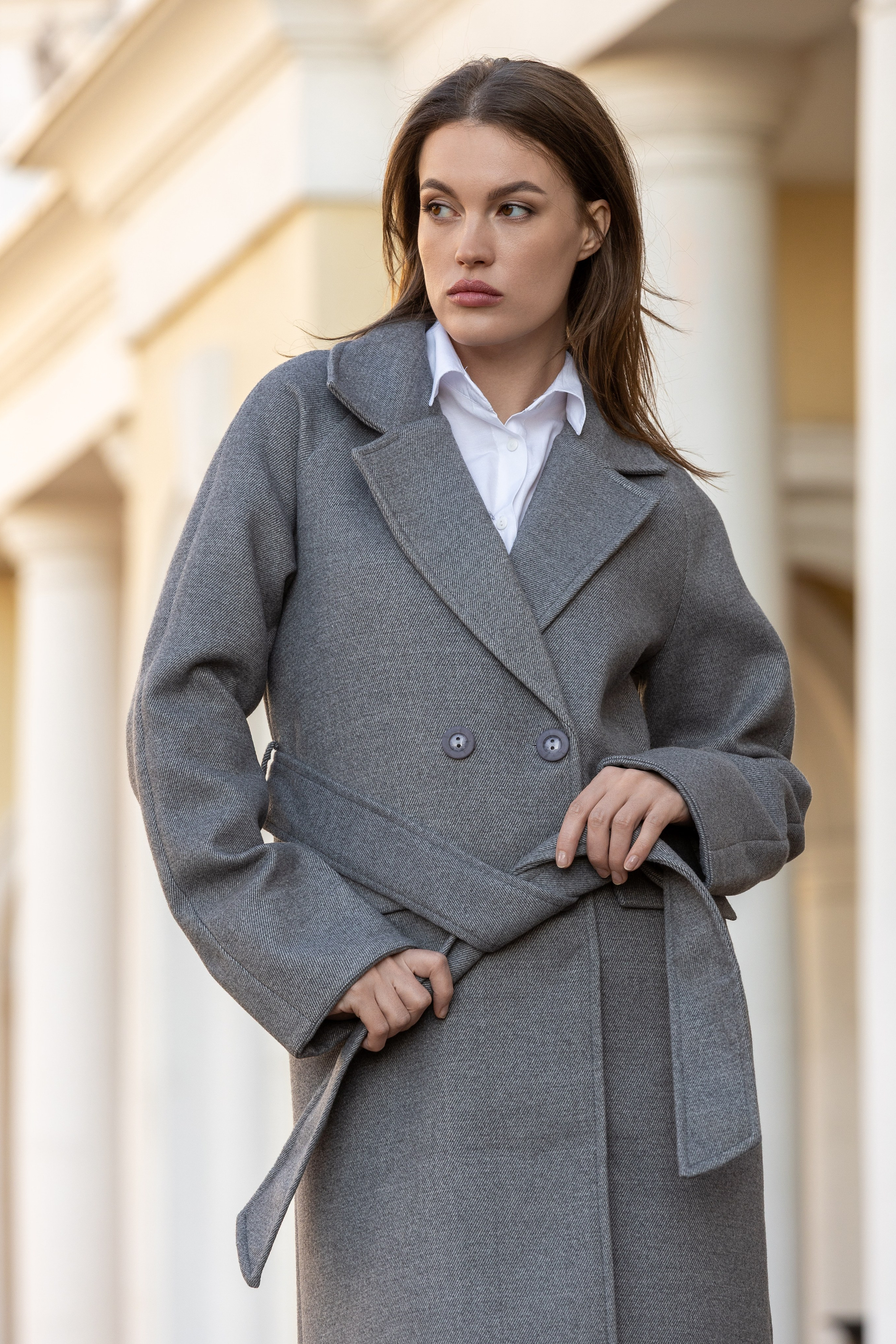 Пальто. Фото для маркетплейсов в самых сочных локациях города Сочи