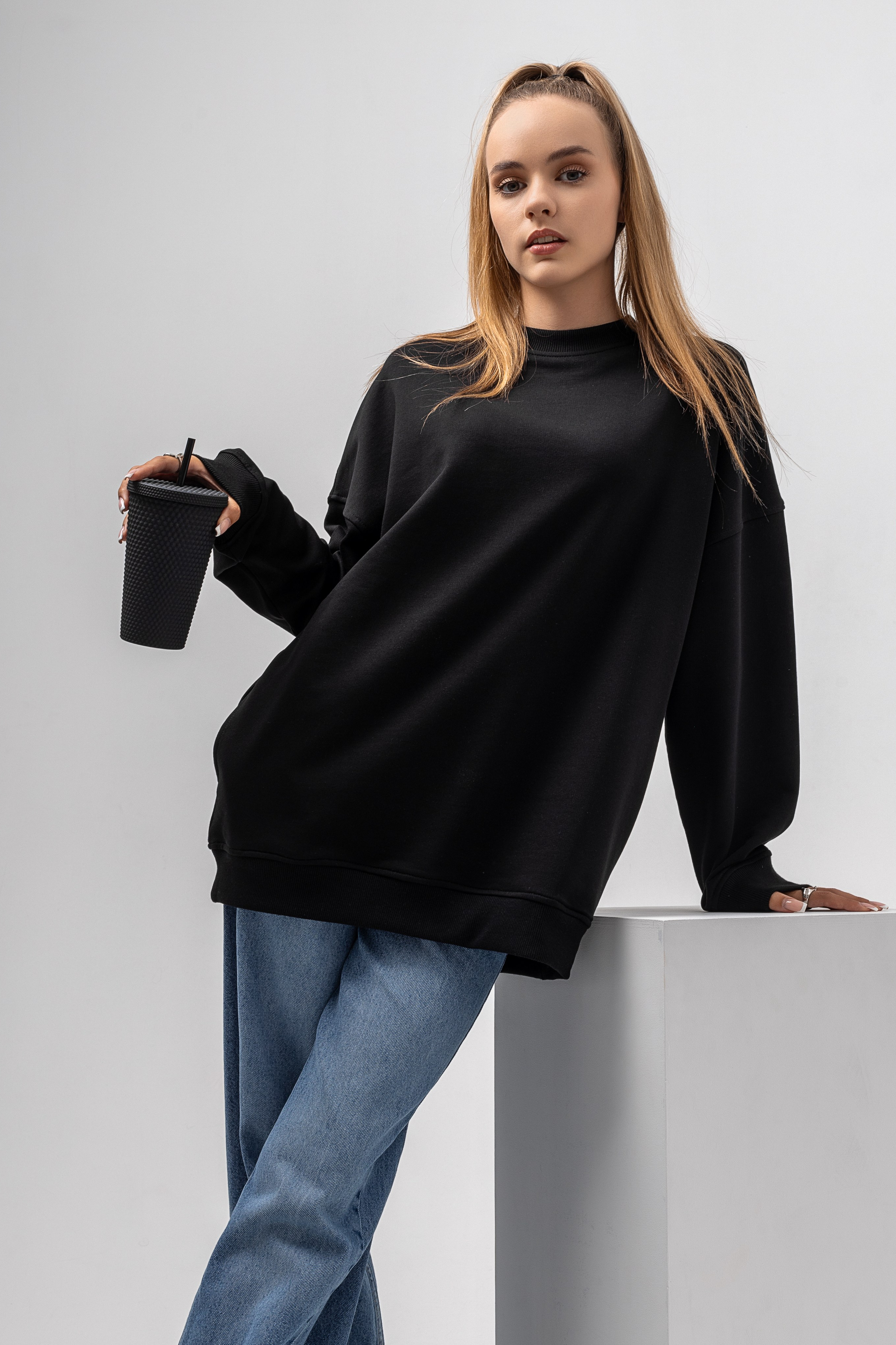 Свитшоты — Полина. Фото для маркетплейсов в самых сочных локациях города Сочи