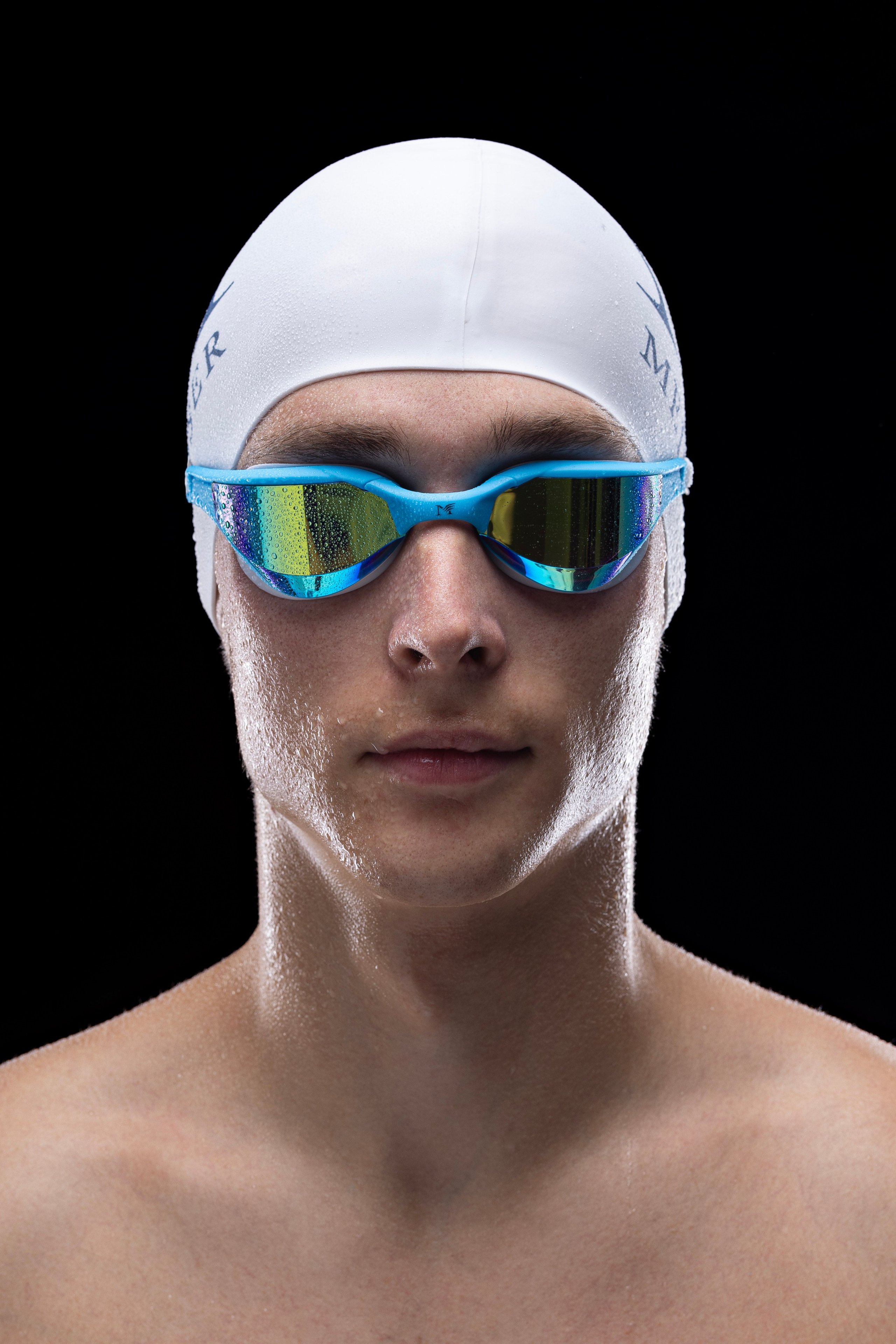 Николай. Стрит съемки для маркетплейсов в Сочи | ИИ контент | fashionprod