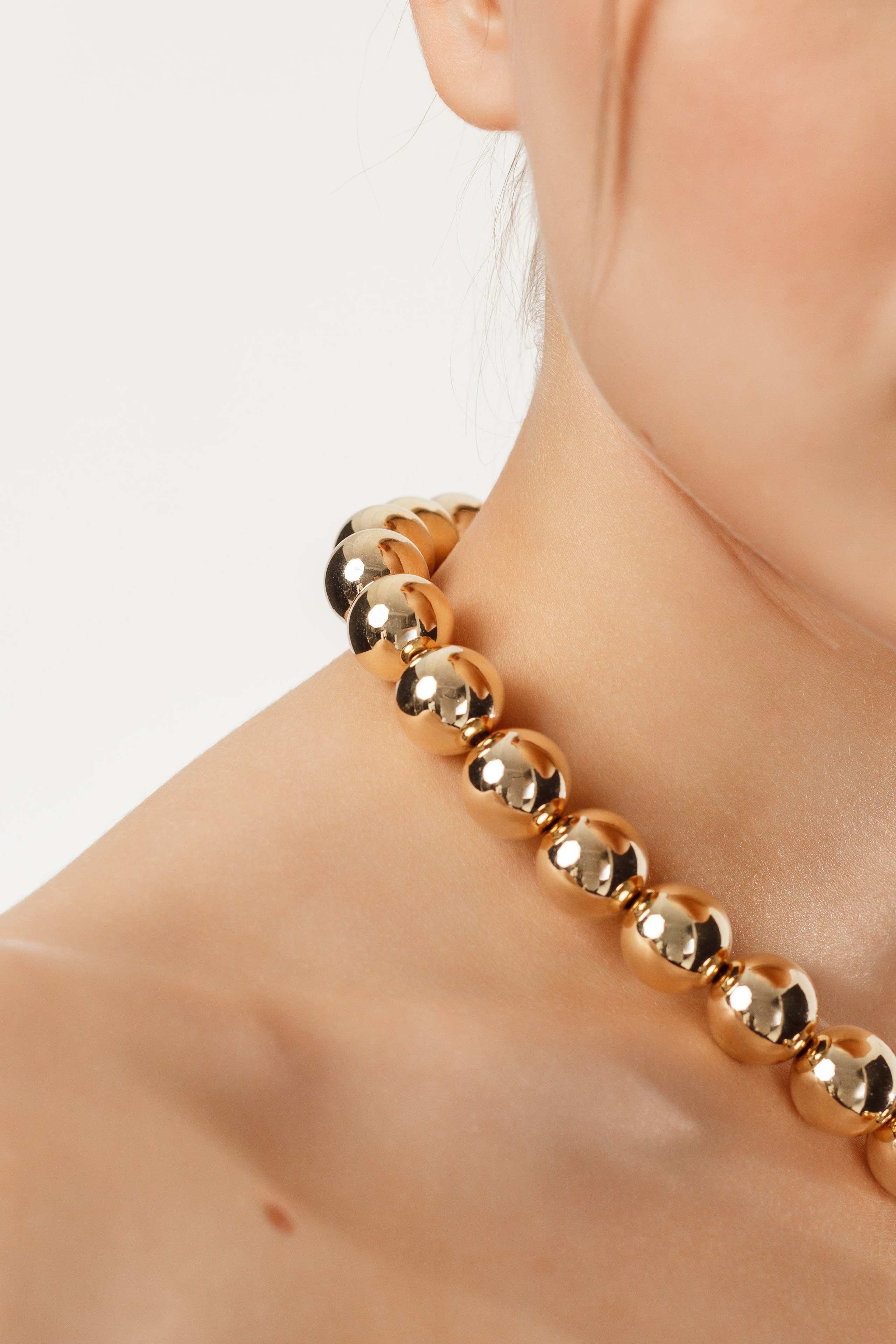 Бижутерия — Лиза В. Фото для маркетплейсов в самых сочных локациях города Сочи