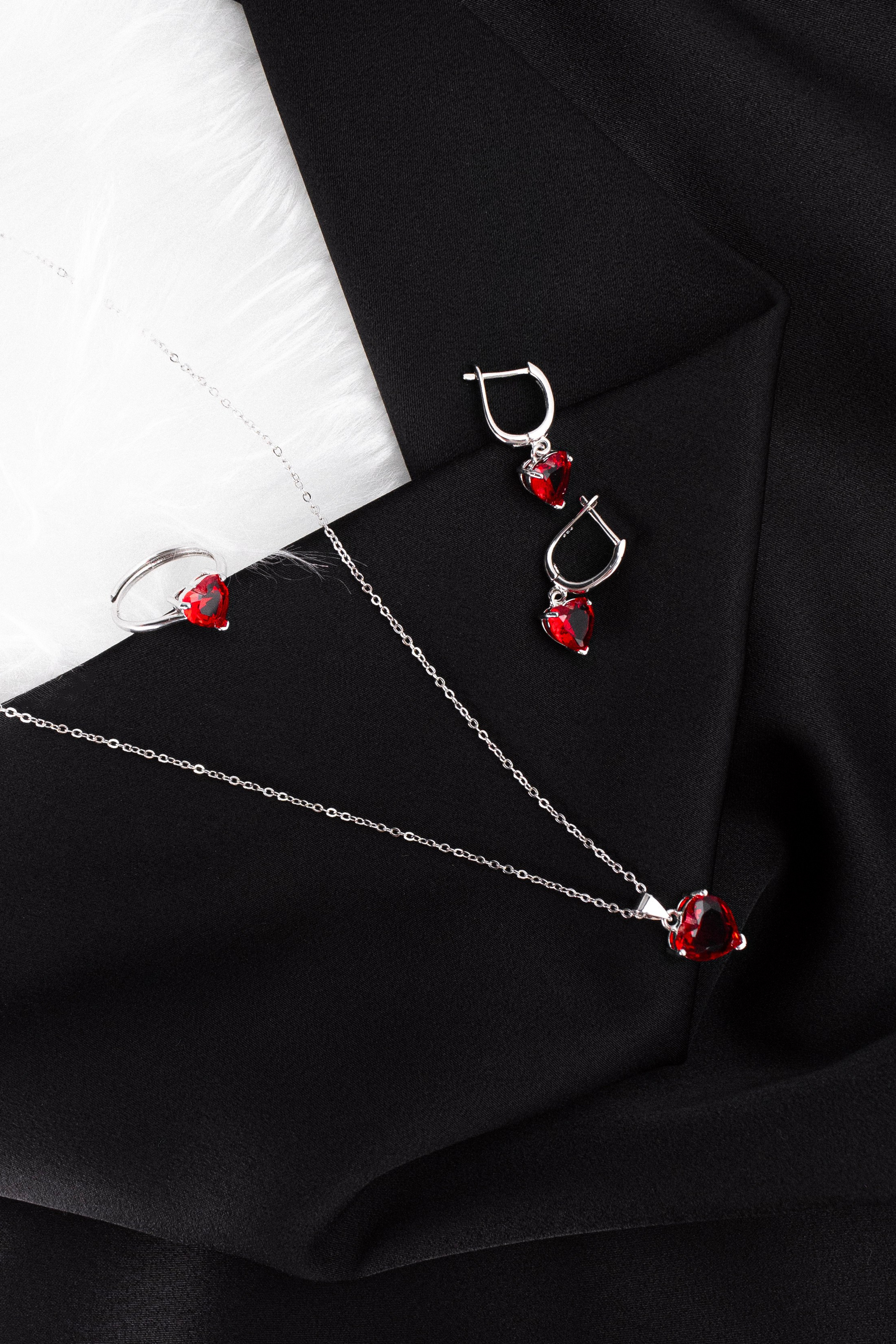 Бижутерия. Фото для маркетплейсов в самых сочных локациях города Сочи