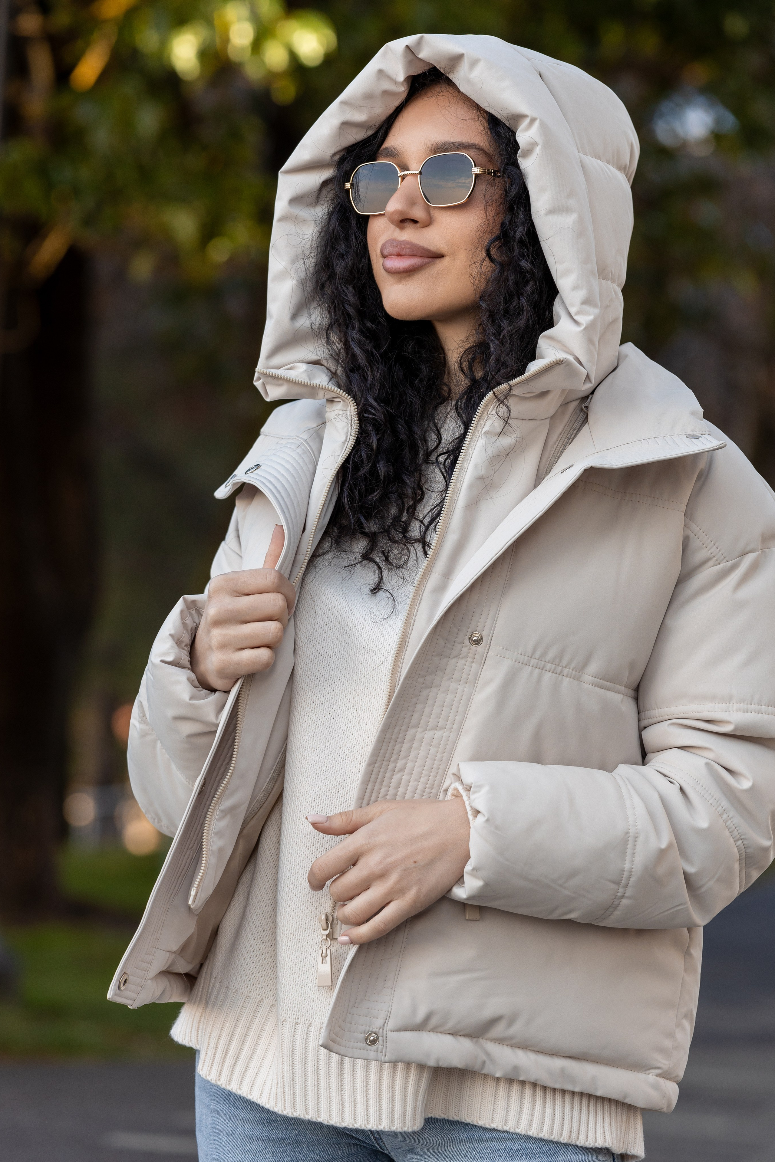 Куртки. Фото для маркетплейсов в самых сочных локациях города Сочи