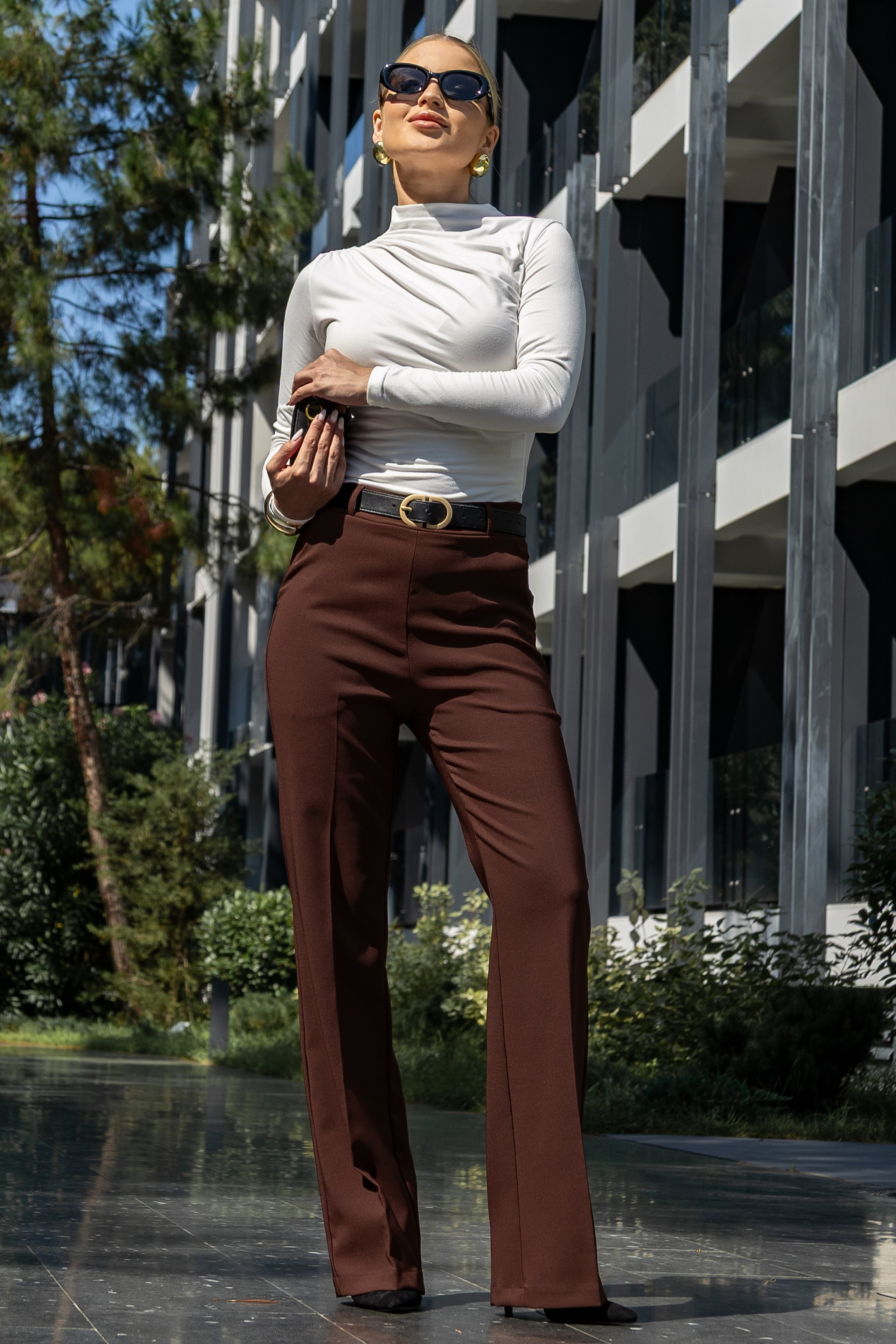 Брюки. Фото для маркетплейсов в самых сочных локациях города Сочи