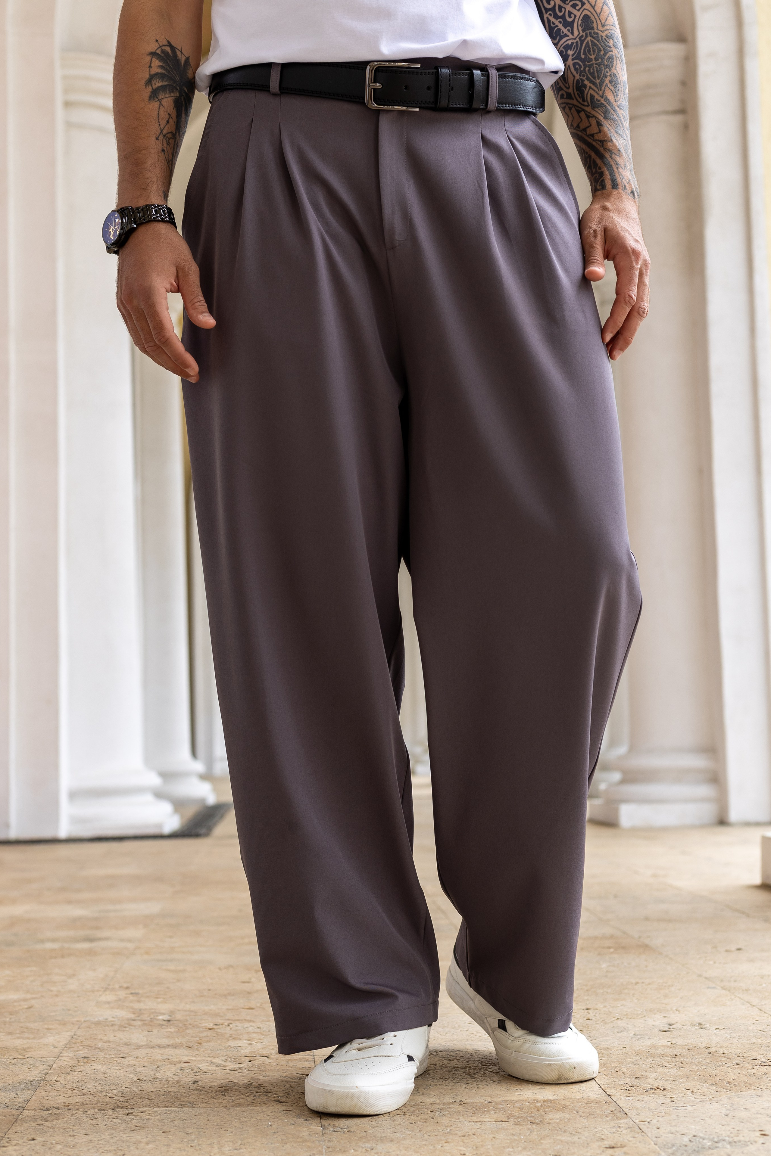 Брюки. Фото для маркетплейсов в самых сочных локациях города Сочи