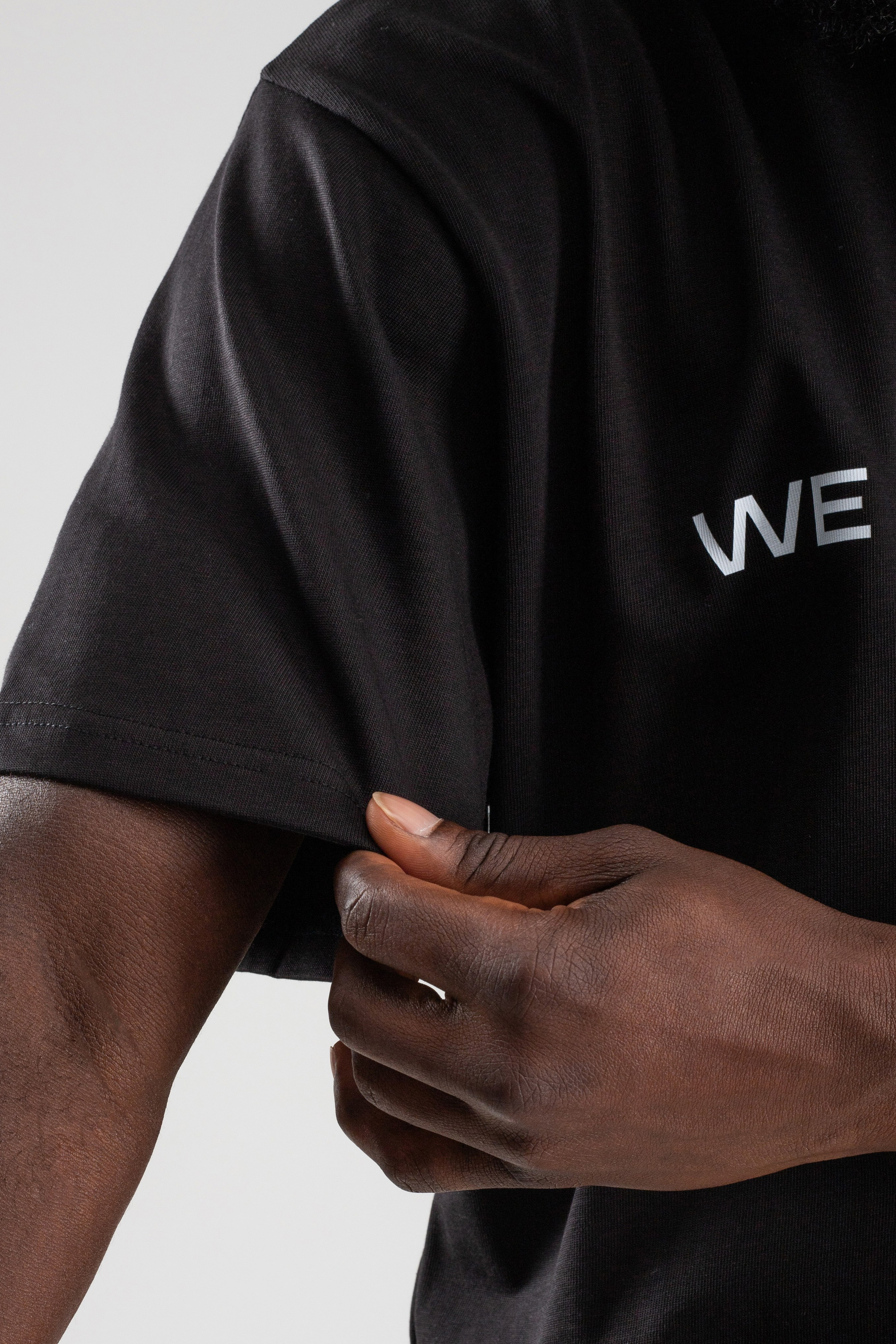 Футболка. Фото для маркетплейсов в самых сочных локациях города Сочи