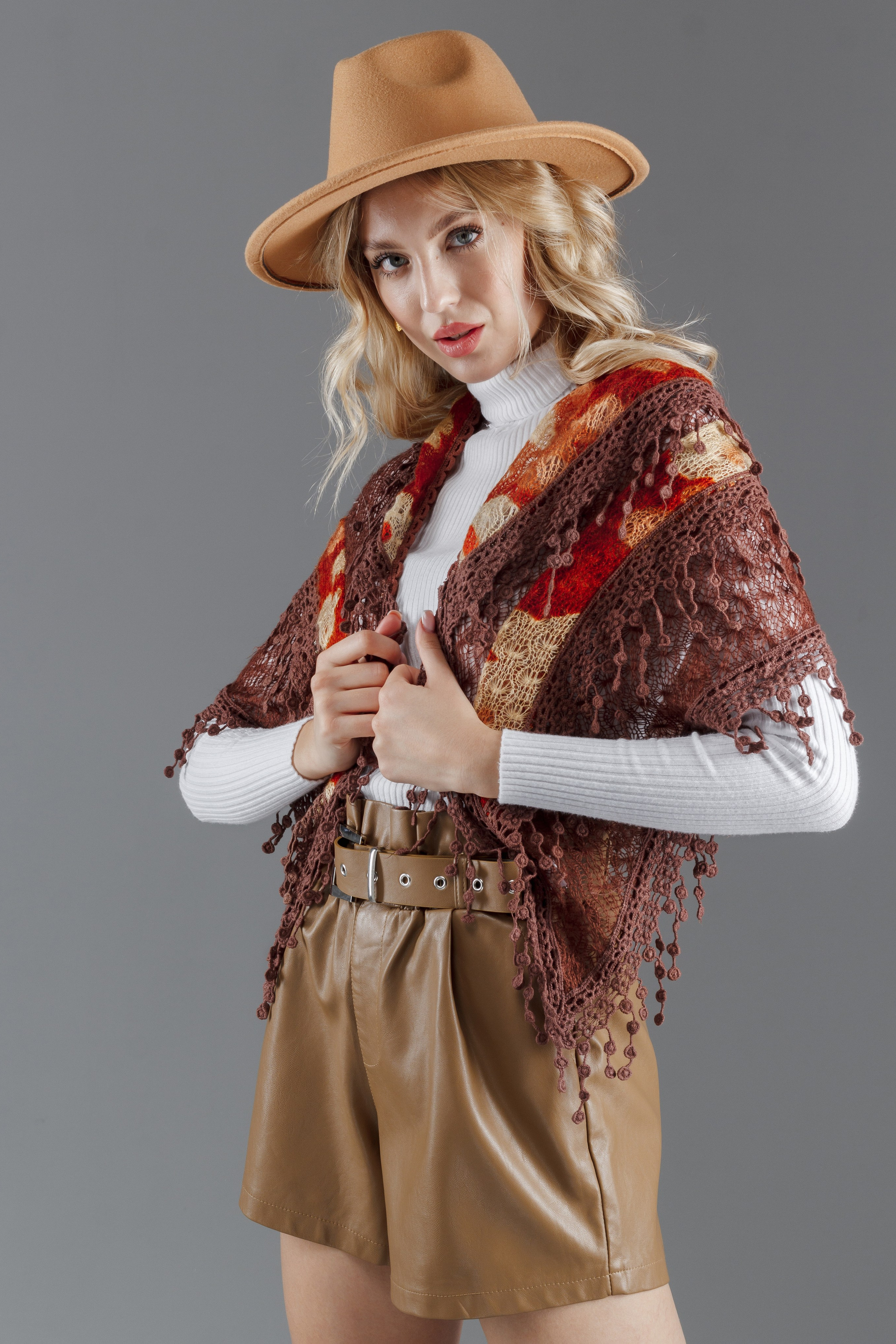 Палантины — Лиза В. Фото для маркетплейсов в самых сочных локациях города Сочи