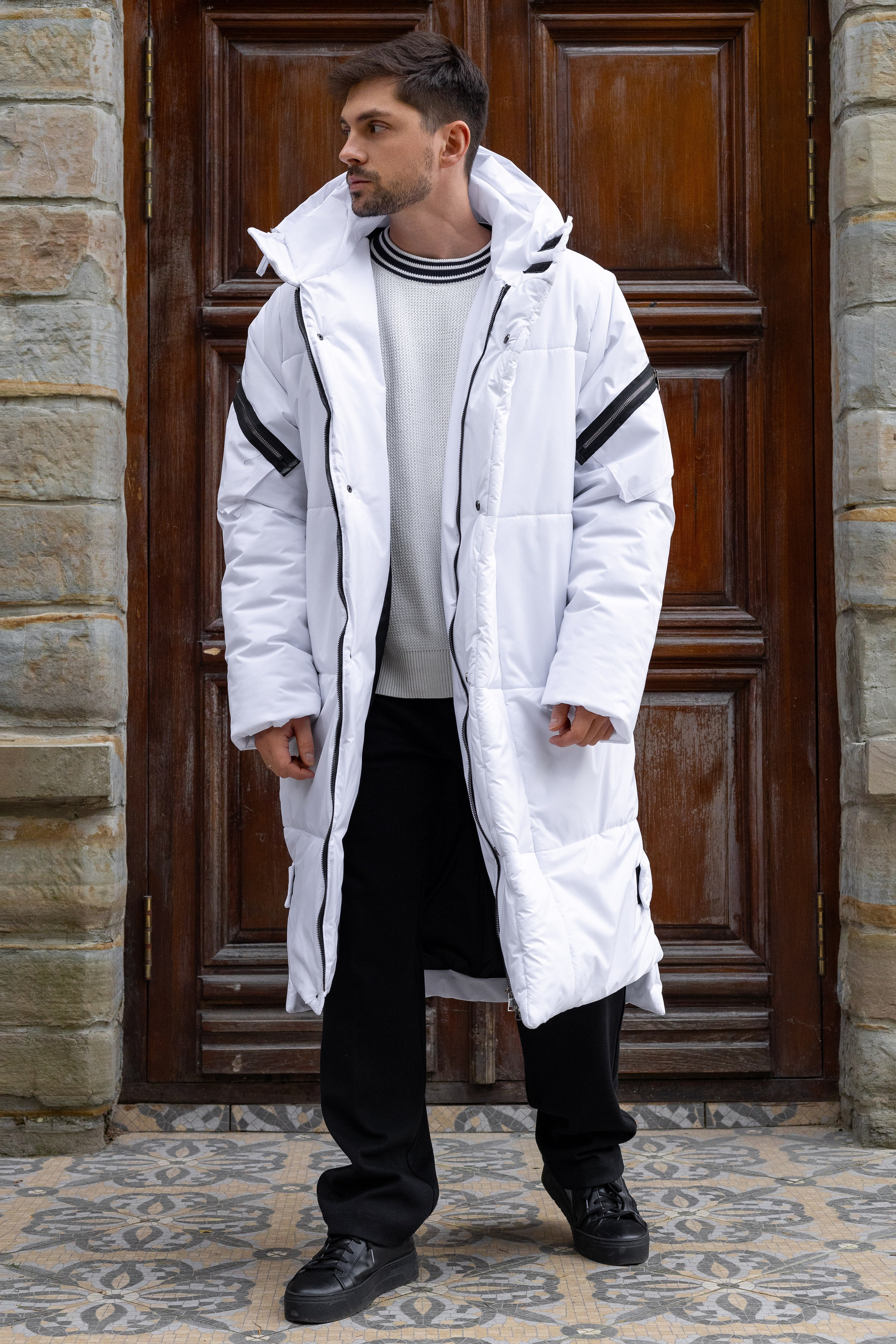 Пуховики. Фото для маркетплейсов в самых сочных локациях города Сочи