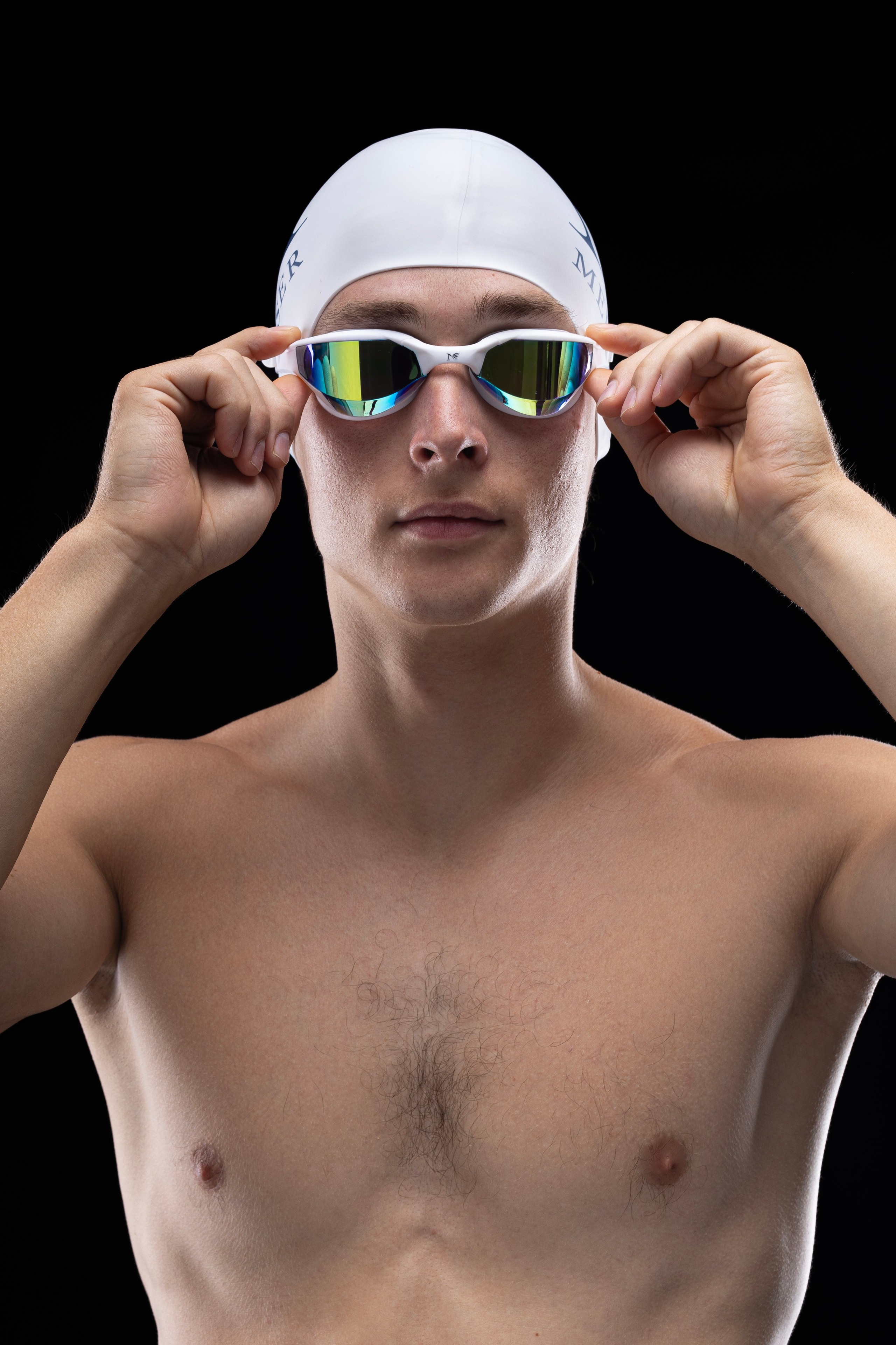 Николай. Стрит съемки для маркетплейсов в Сочи | ИИ контент | fashionprod