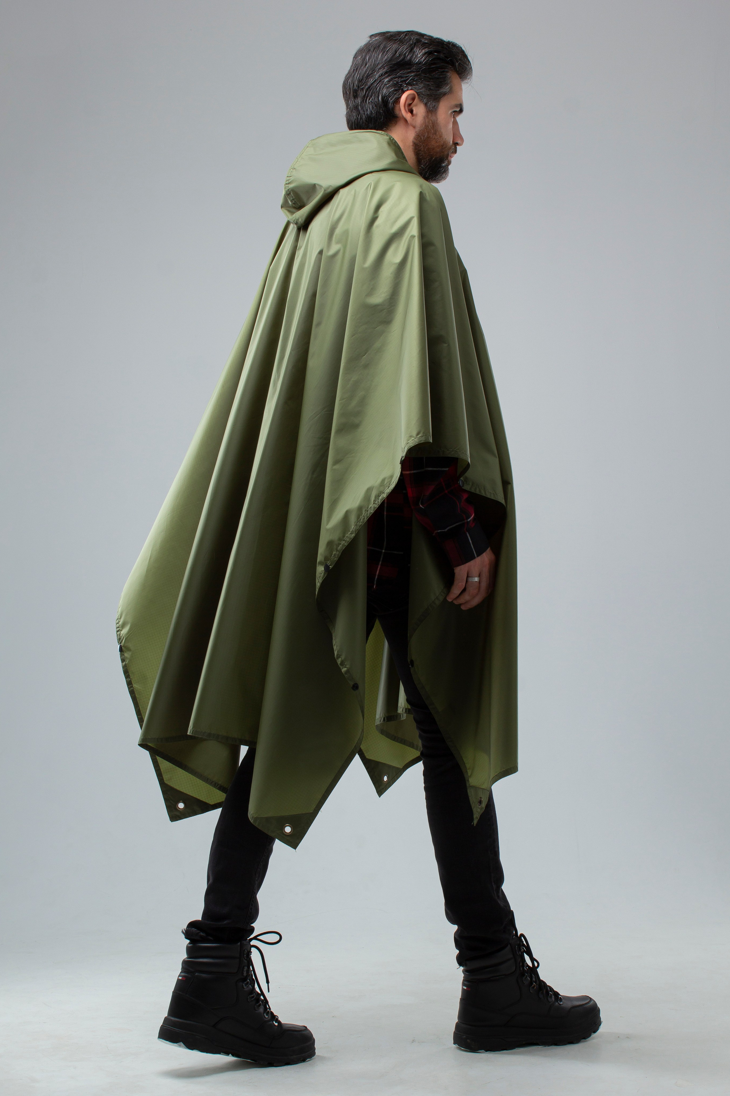 Дождевик — Никита. Фото для маркетплейсов в самых сочных локациях города Сочи