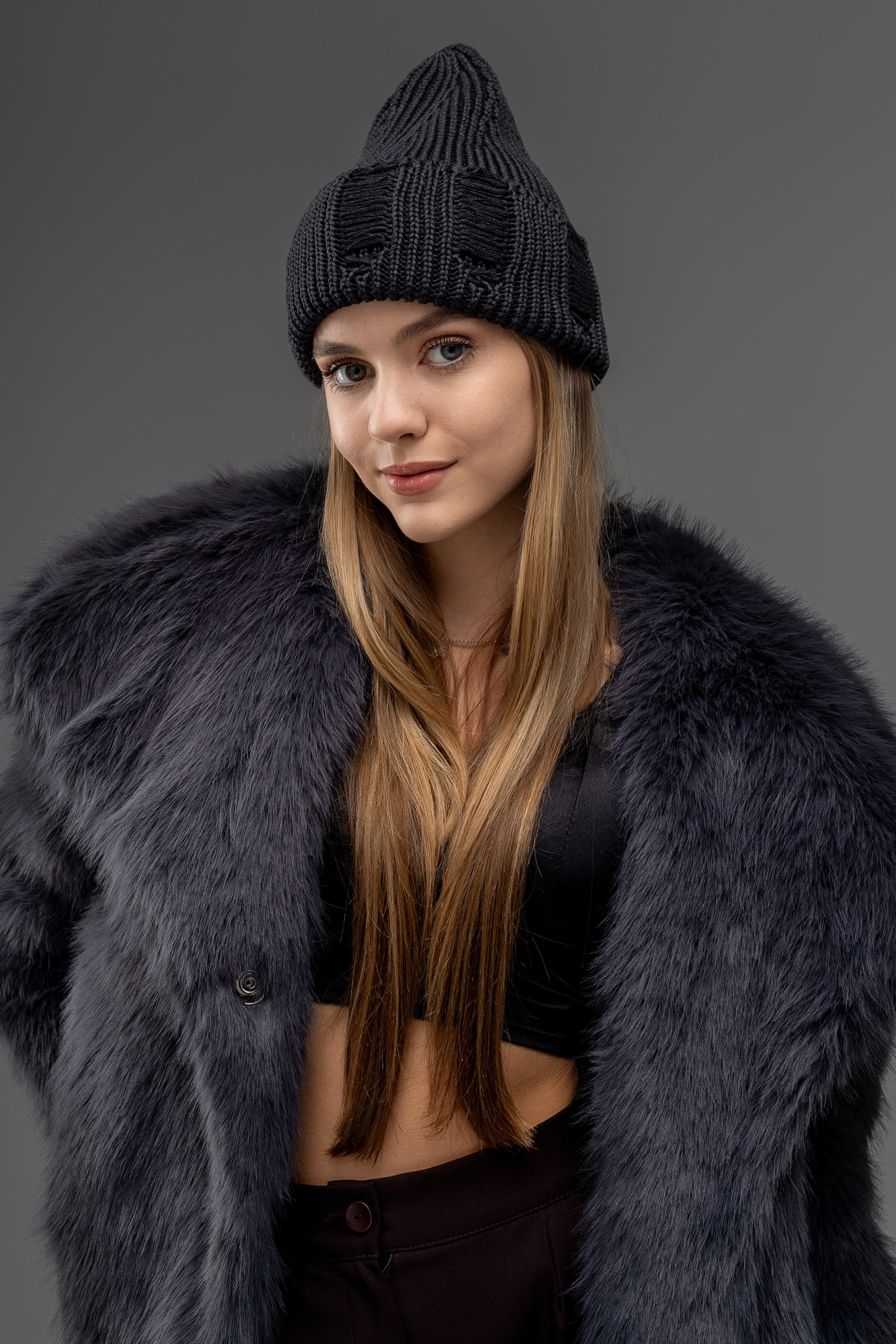 Шапки. Фото для маркетплейсов в самых сочных локациях города Сочи