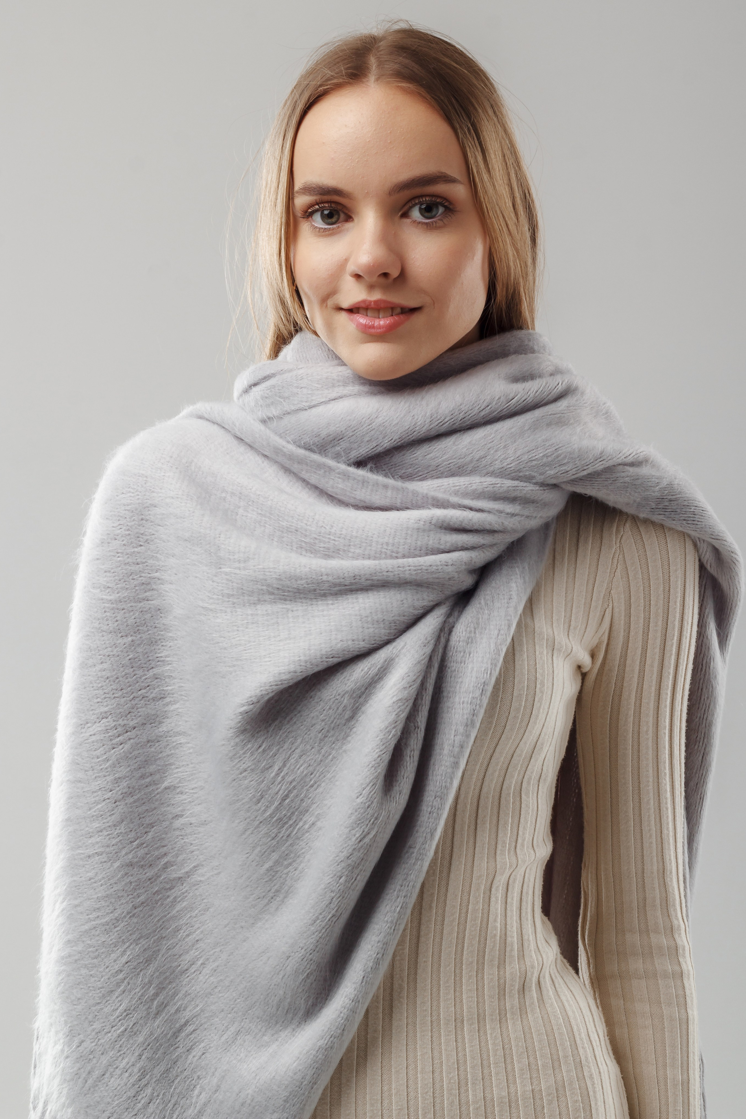 Палантины — Полина. Фото для маркетплейсов в самых сочных локациях города Сочи