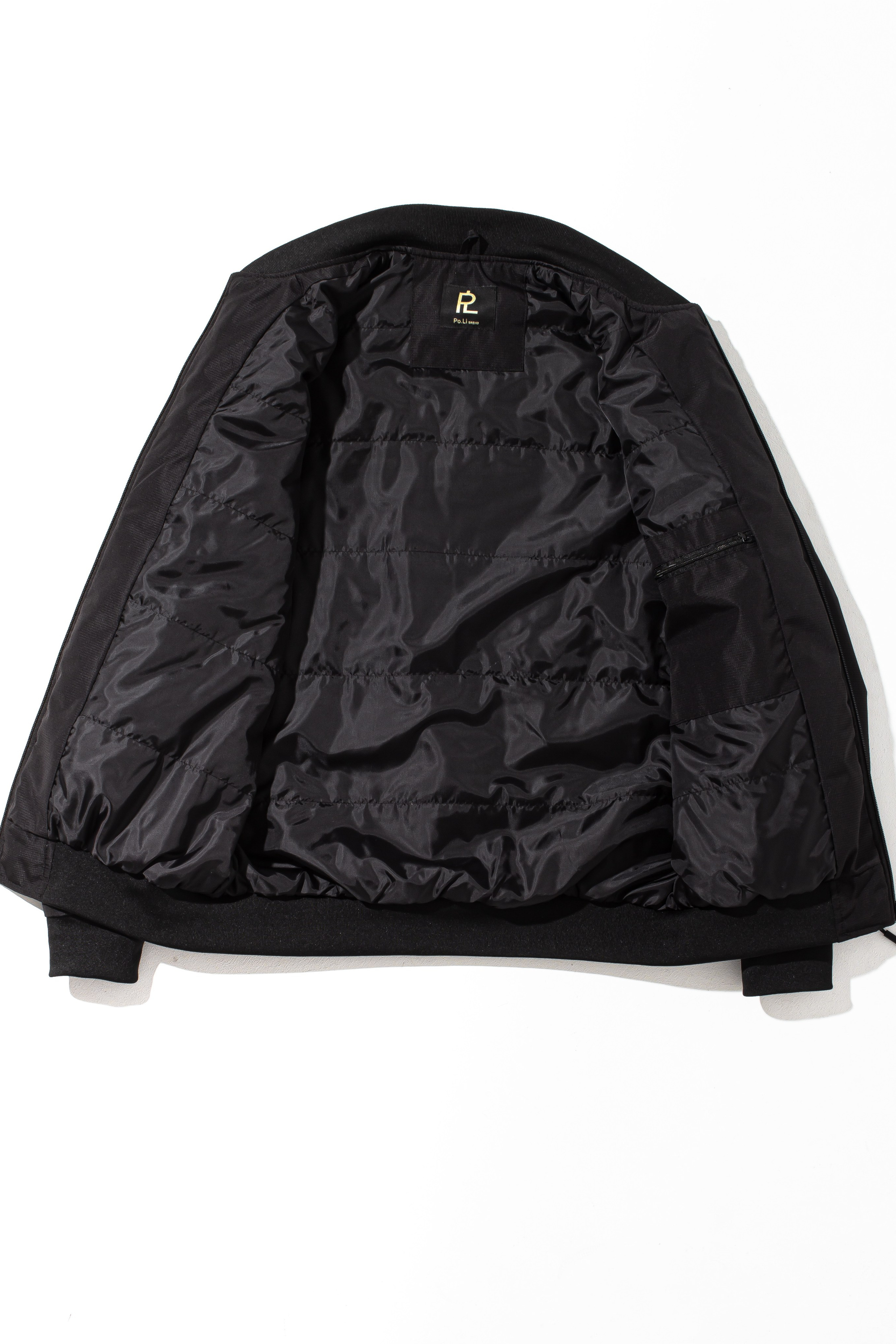 Бомбер. Фото для маркетплейсов в самых сочных локациях города Сочи