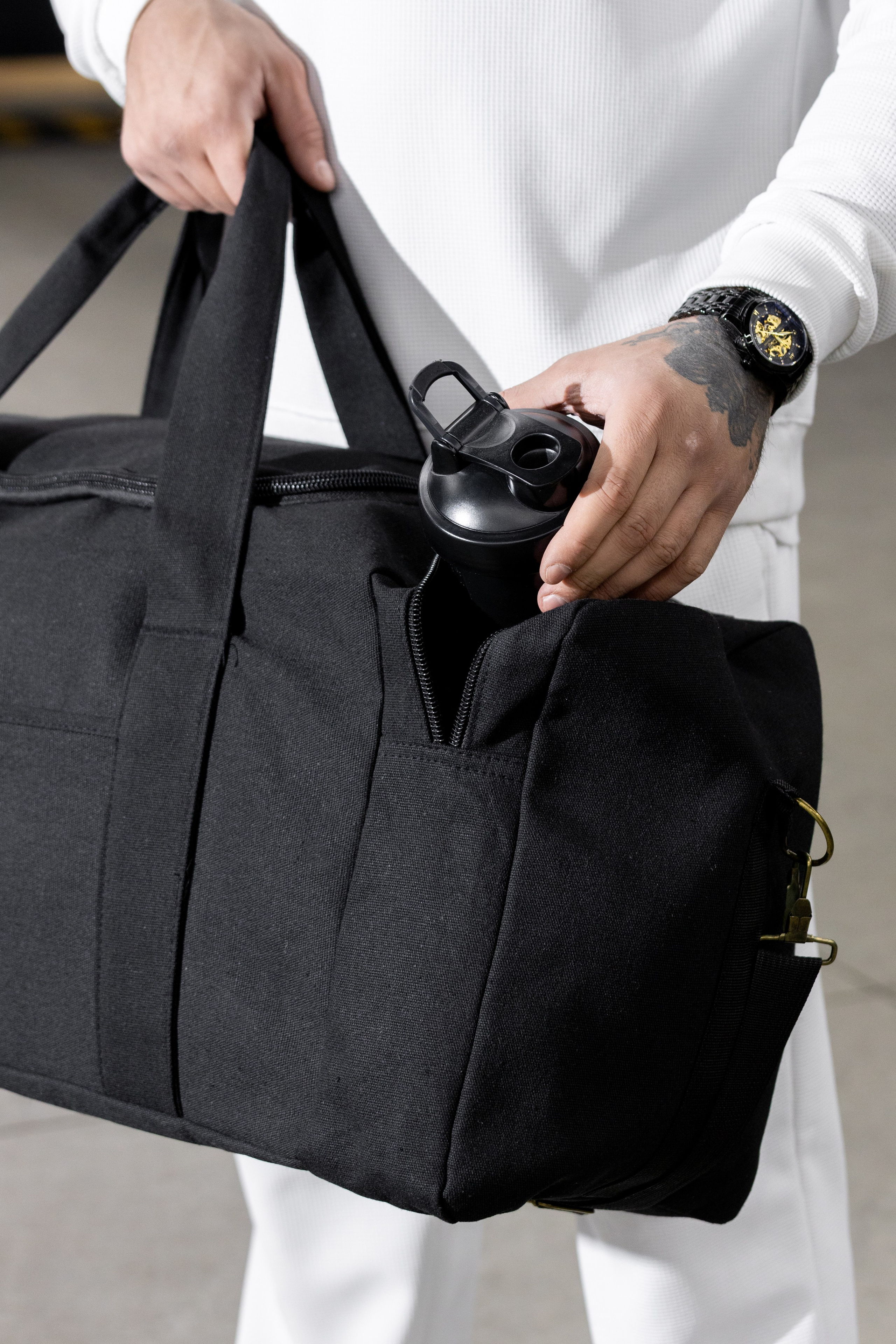 Сумка. Фото для маркетплейсов в самых сочных локациях города Сочи