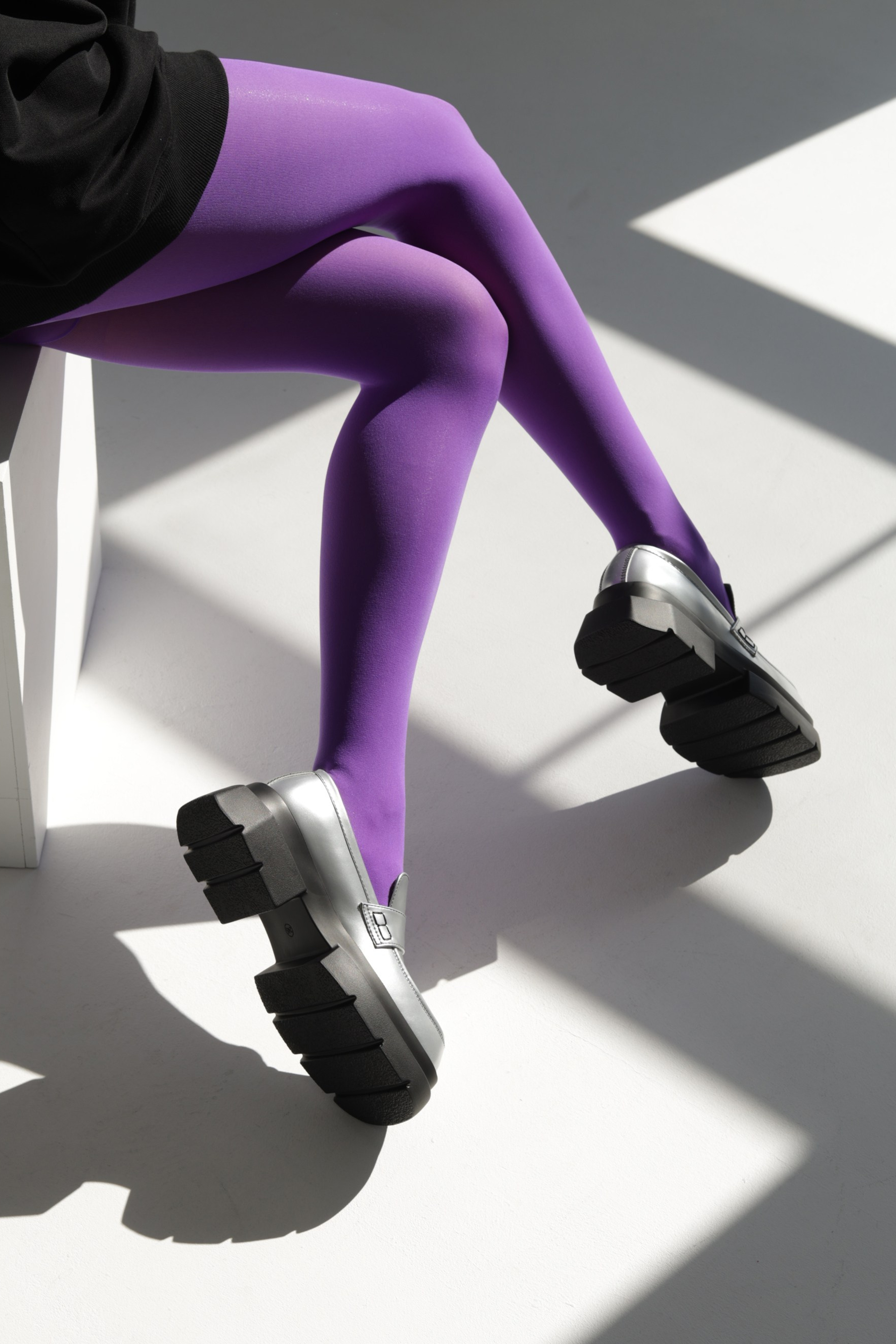 Лоферы. Фото для маркетплейсов в самых сочных локациях города Сочи